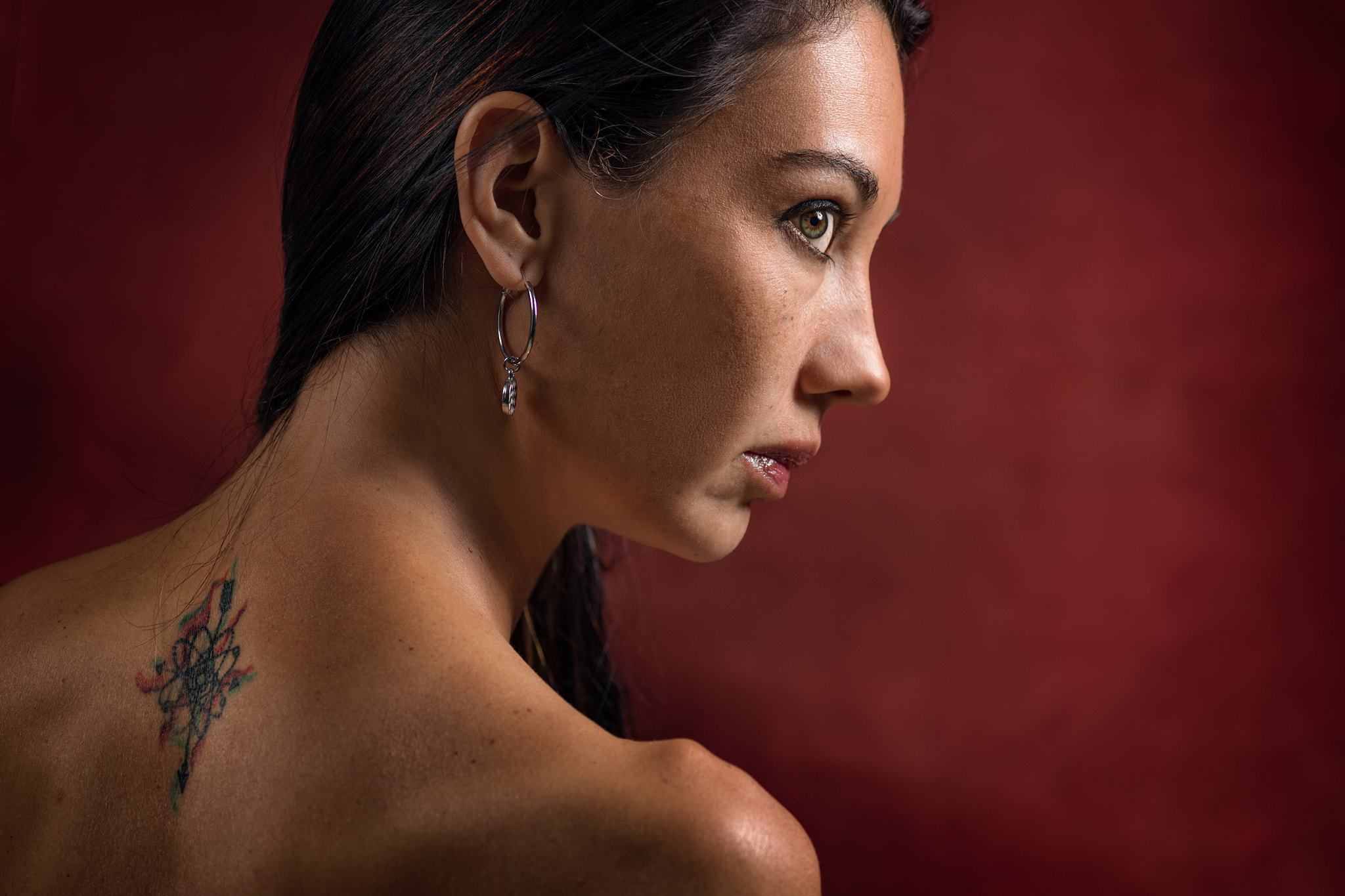 Nikon Df + Nikon AF-S Micro-Nikkor 105mm F2.8G IF-ED VR sample photo. Red tattoo photography