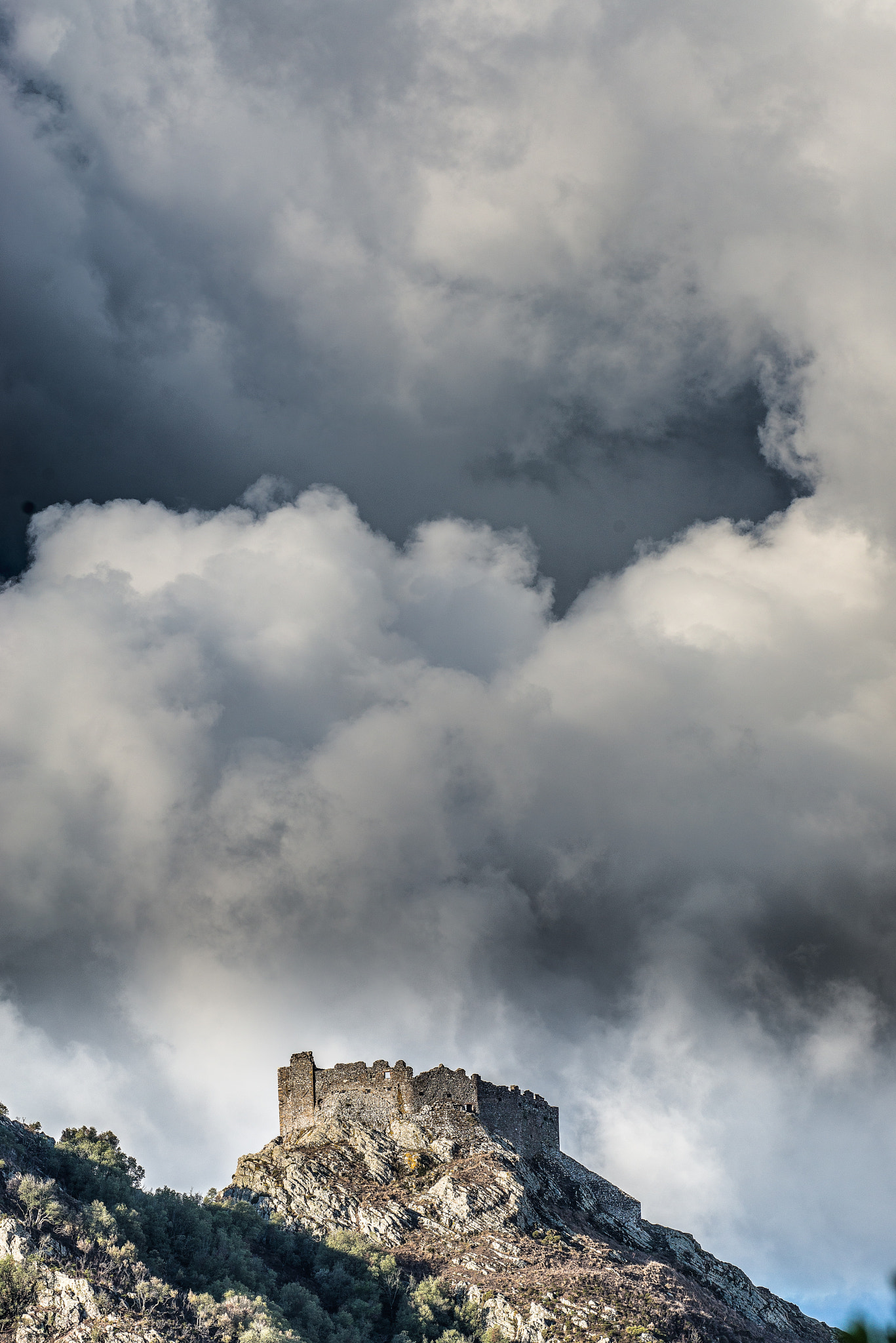 Nikon AF-S Nikkor 200-500mm F5.6E ED VR sample photo. Castle on clouds photography