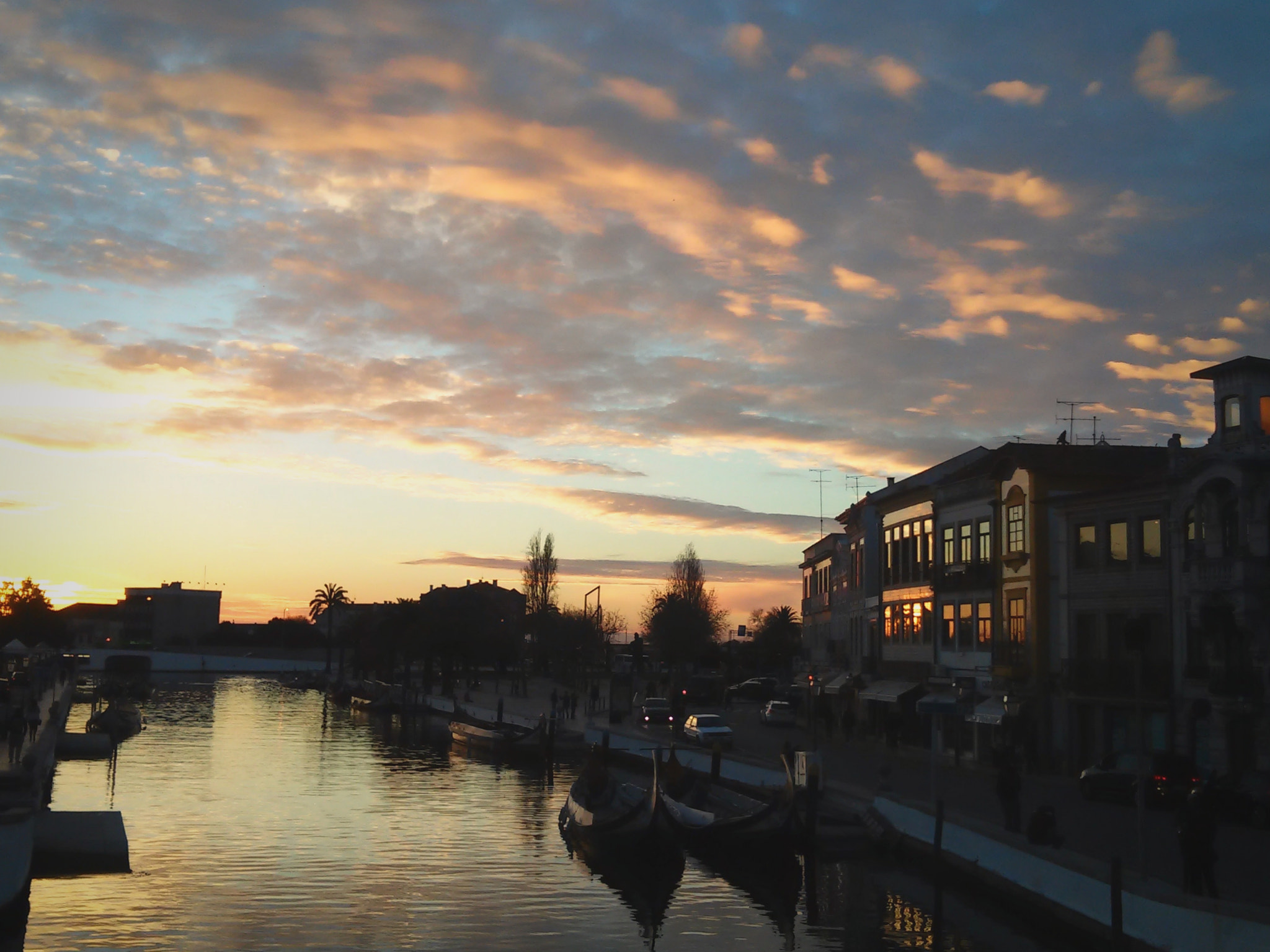 LG L90 sample photo. Evening over aveiro photography