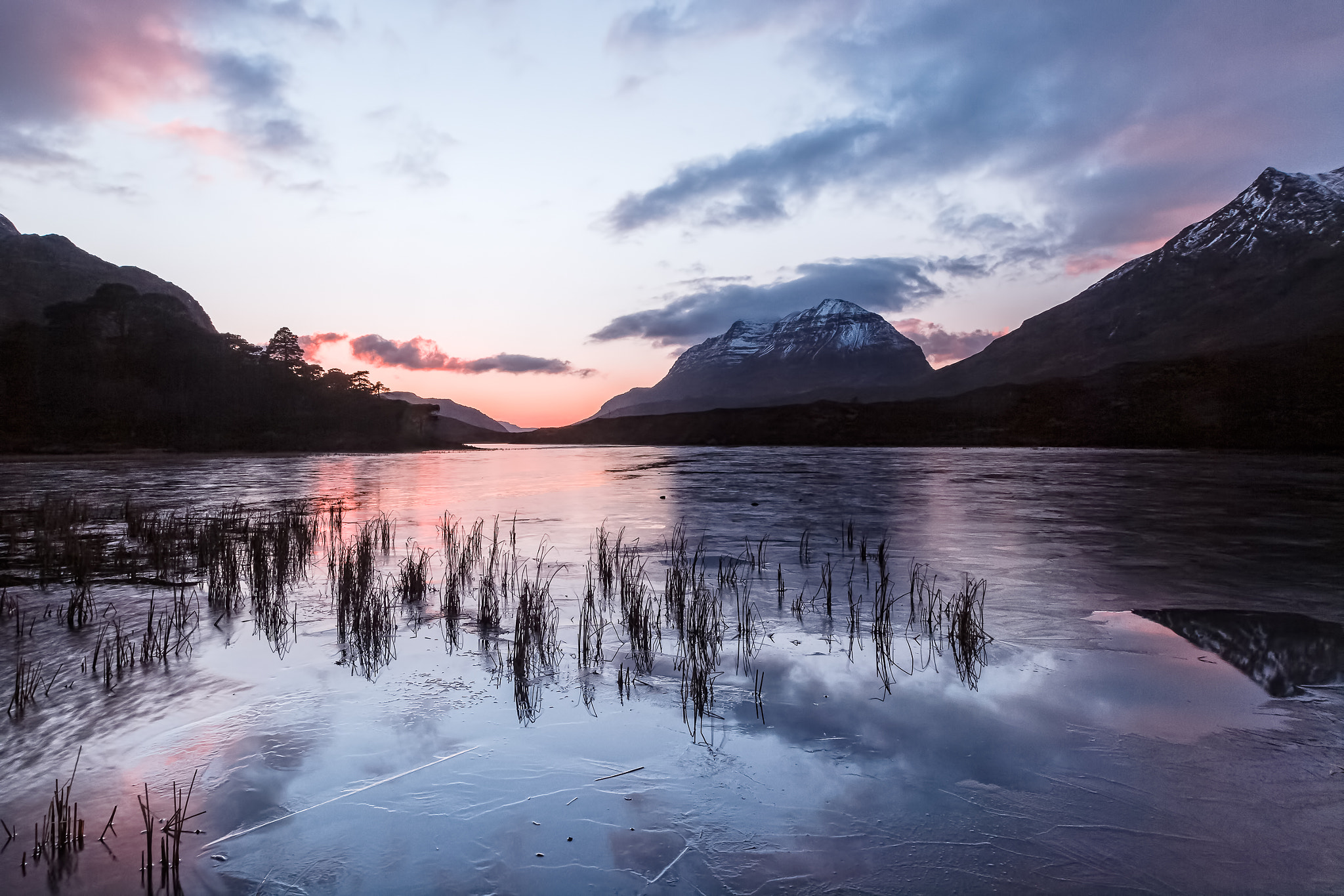 Olympus Zuiko Digital ED 9-18mm F4.0-5.6 sample photo. Last light at liathach photography