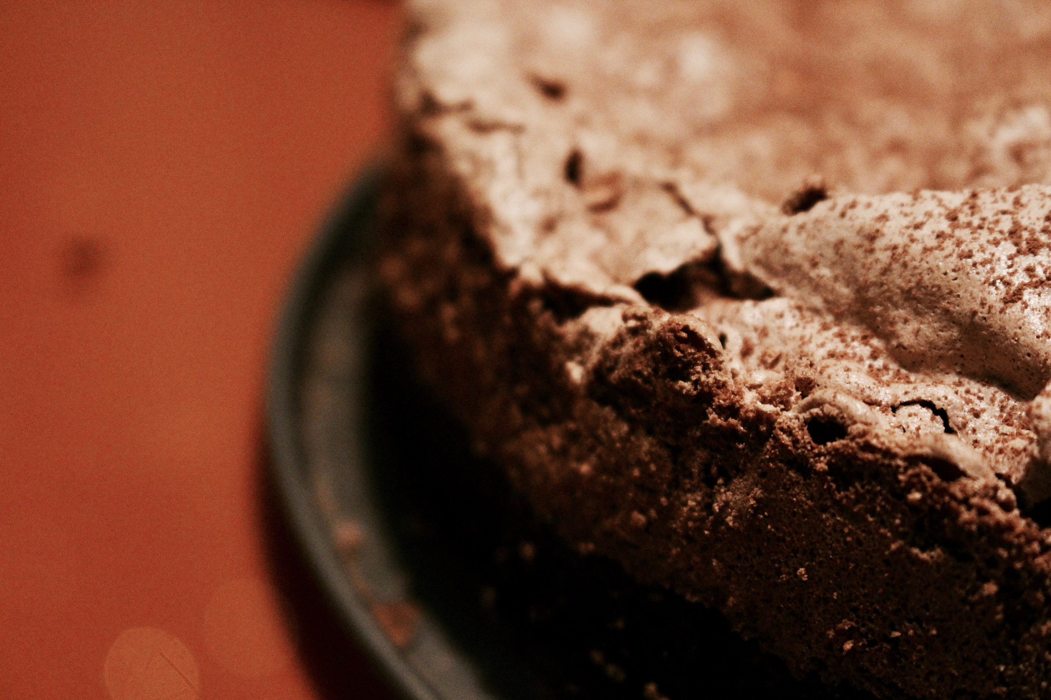 Canon EOS 700D (EOS Rebel T5i / EOS Kiss X7i) sample photo. Chocolate meringue cake photography