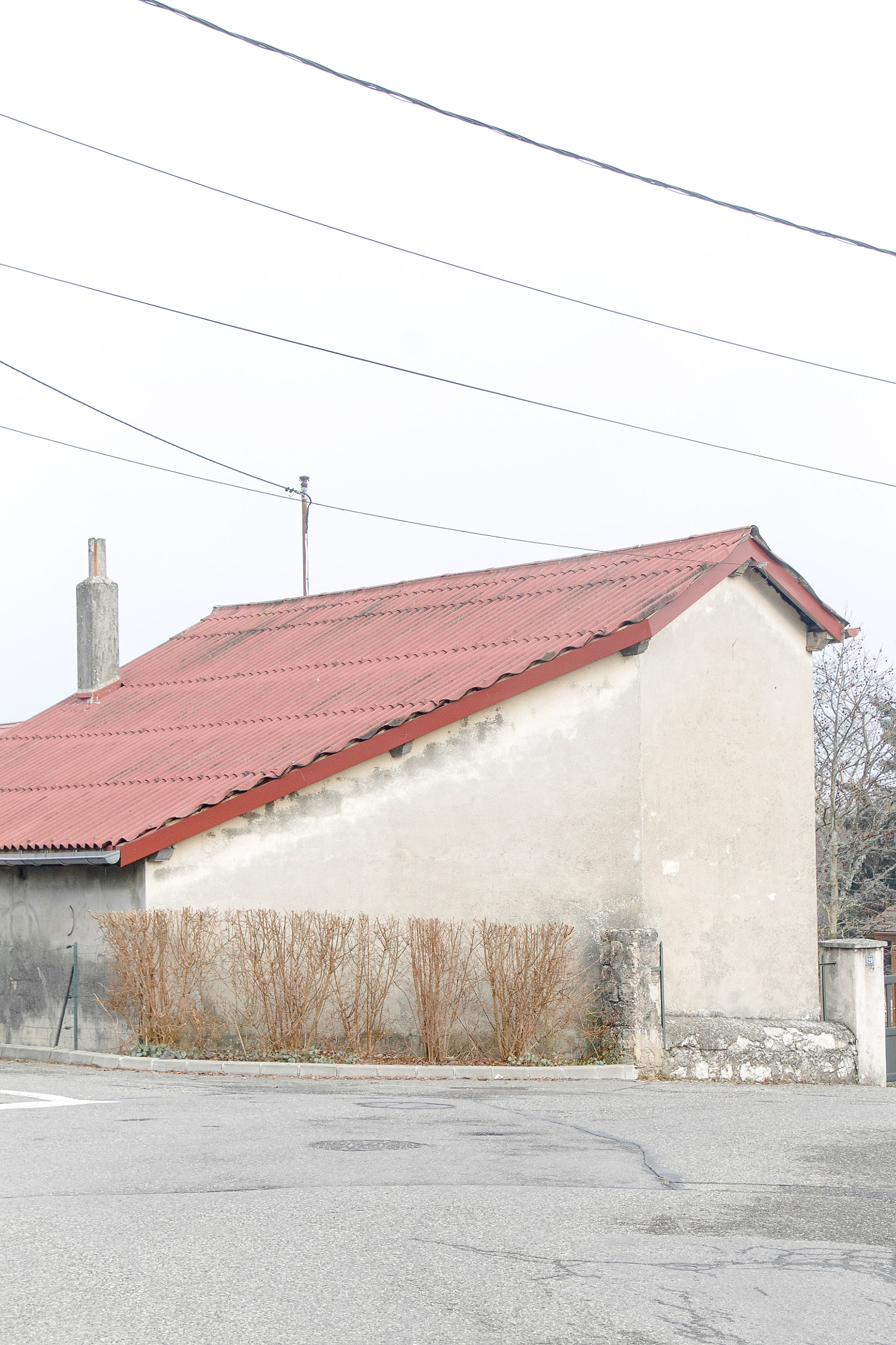 Canon EF-S 18-200mm F3.5-5.6 IS sample photo. Le village photography