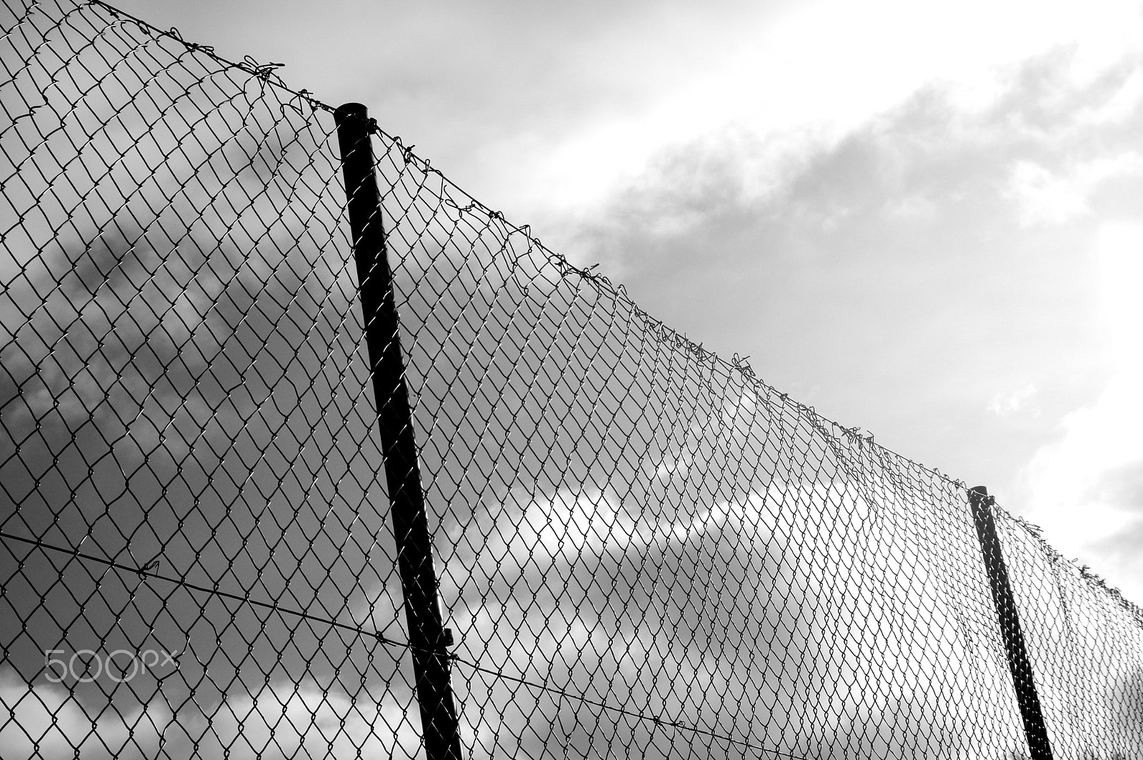 Sigma 17-70mm F2.8-4.5 DC Macro sample photo. Fence photography