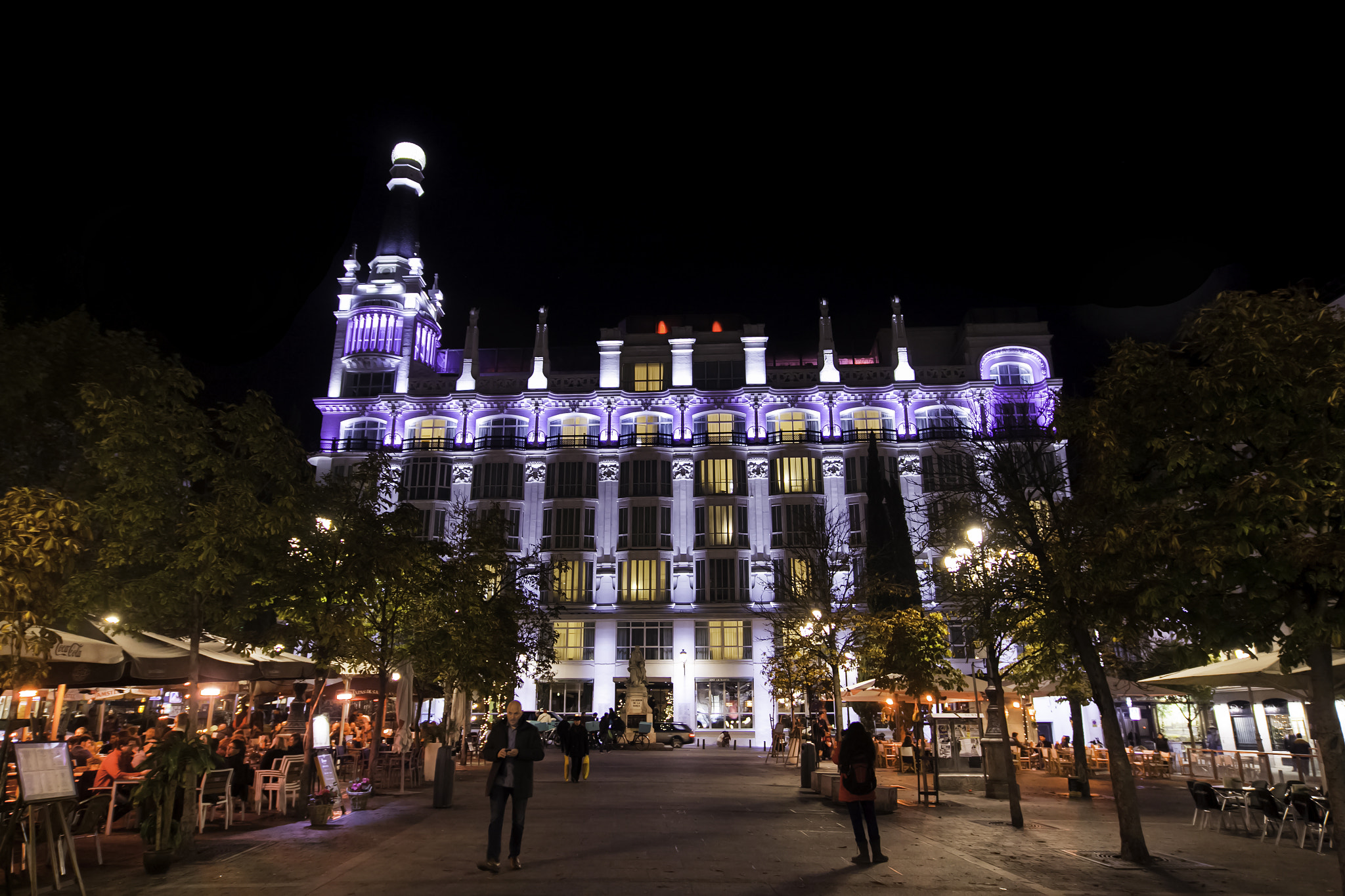 Canon EOS 5D Mark II sample photo. The magic night of madrid at christmas photography