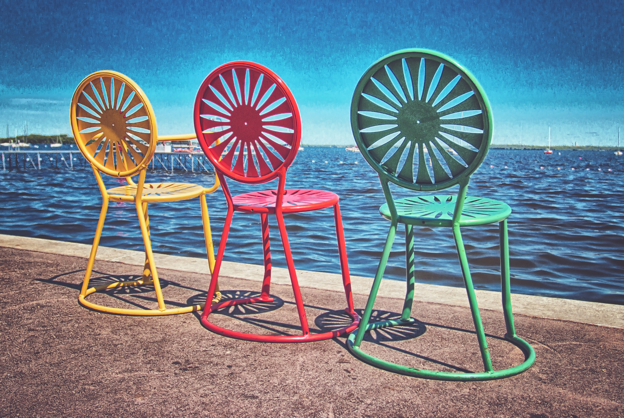 Canon EOS 600D (Rebel EOS T3i / EOS Kiss X5) + Canon EF 17-40mm F4L USM sample photo. Memorial union chairs madison, wisconsin photography