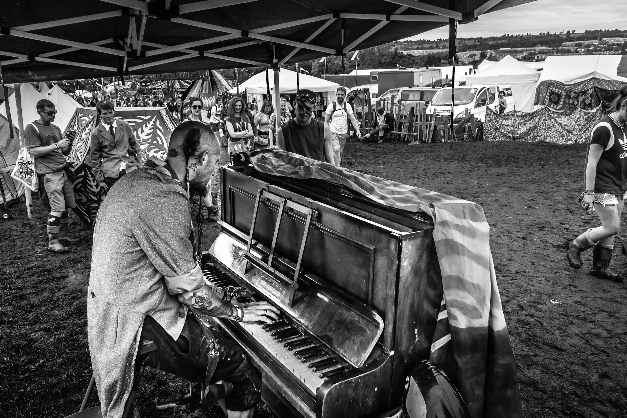 Sigma 10-20mm F4-5.6 EX DC HSM sample photo. Glastonbury 2016 photography