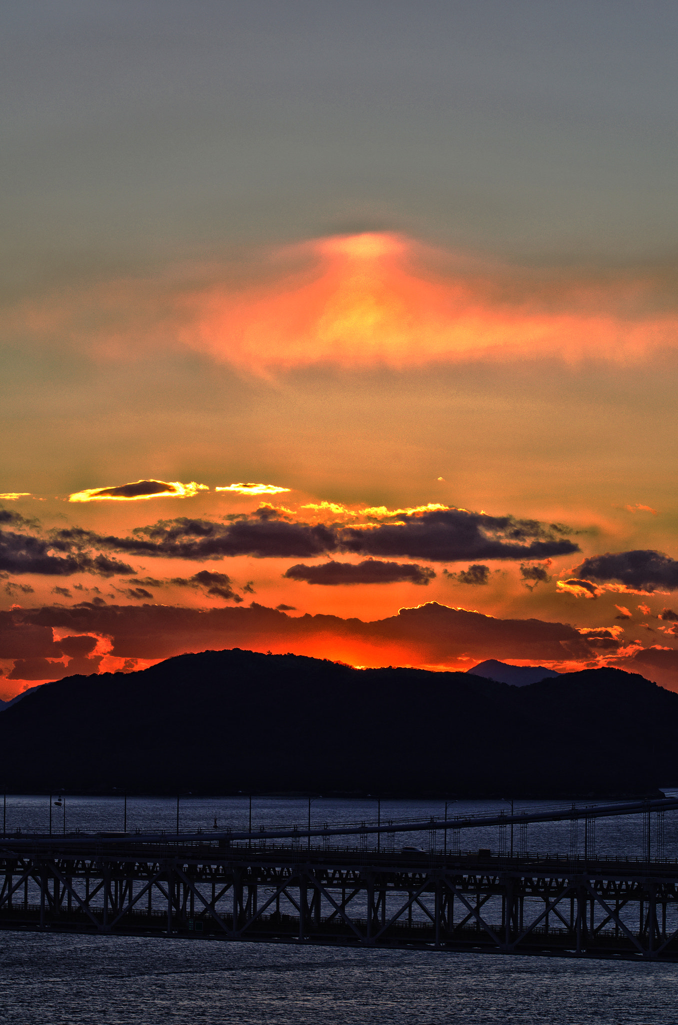Pentax K-5 IIs sample photo. Sun pillar photography