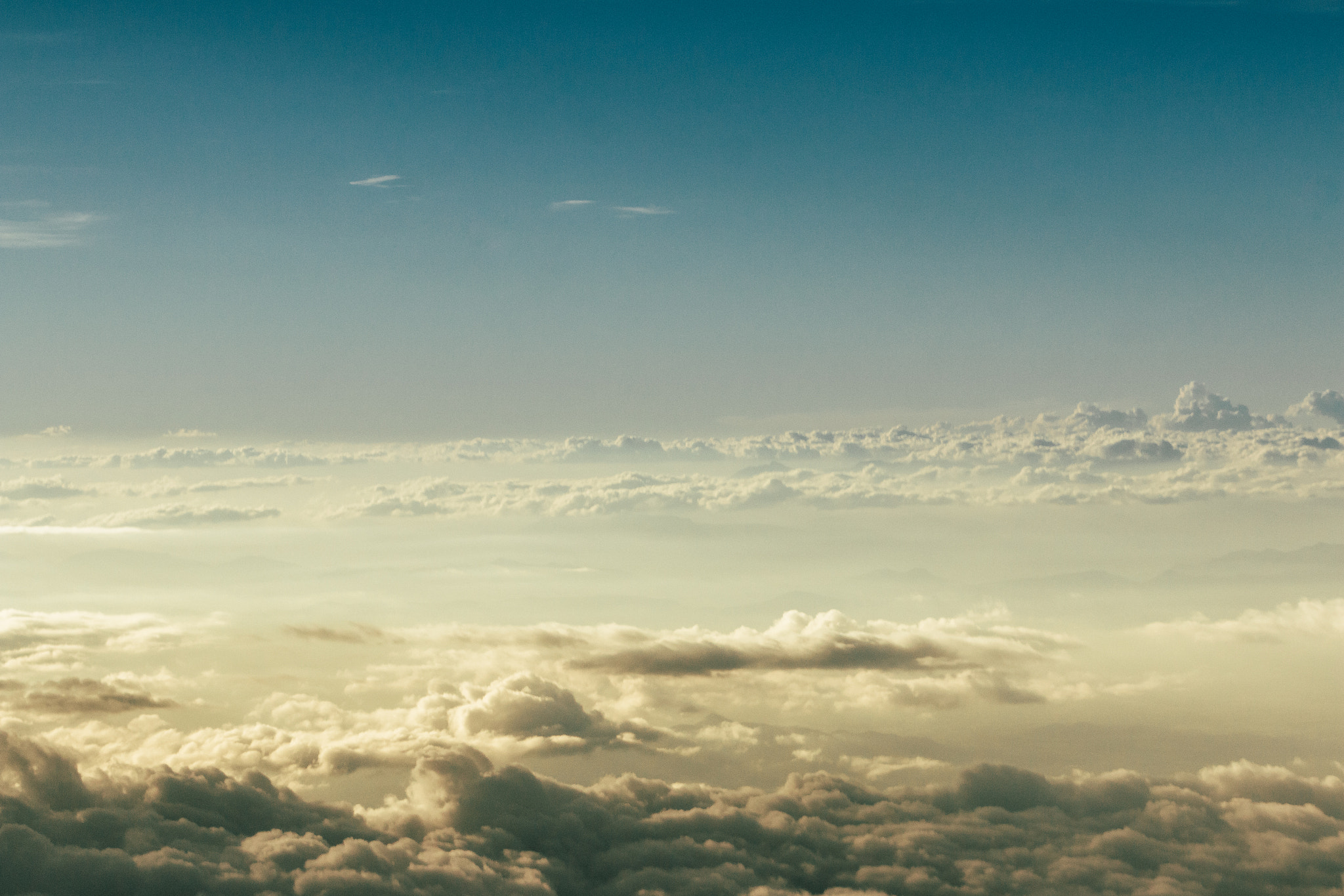 Canon EOS 70D + EF75-300mm f/4-5.6 sample photo. Aeropuerto photography
