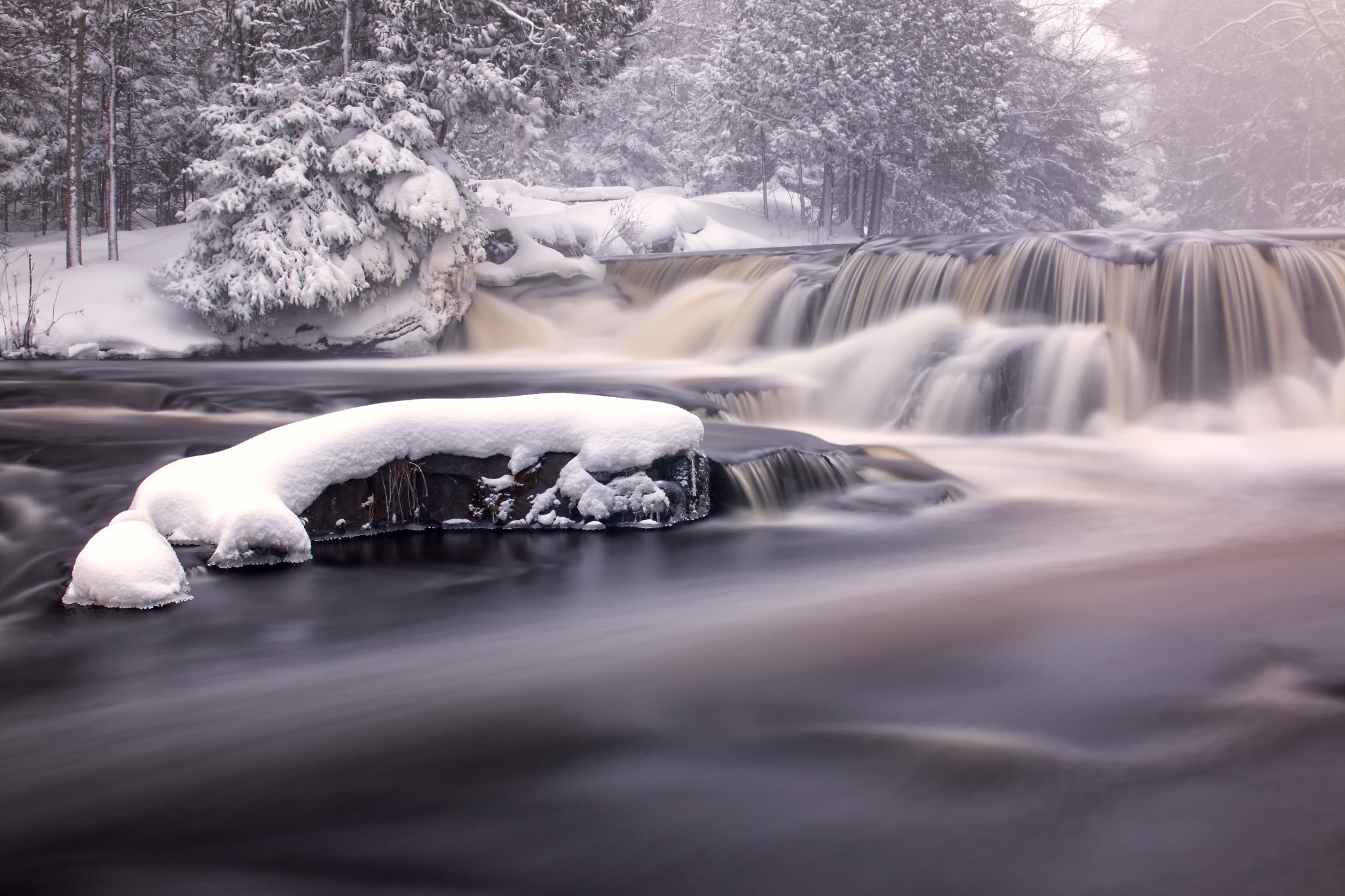 Canon EOS 70D + Sigma 35mm F1.4 DG HSM Art sample photo. The island falls on bond photography