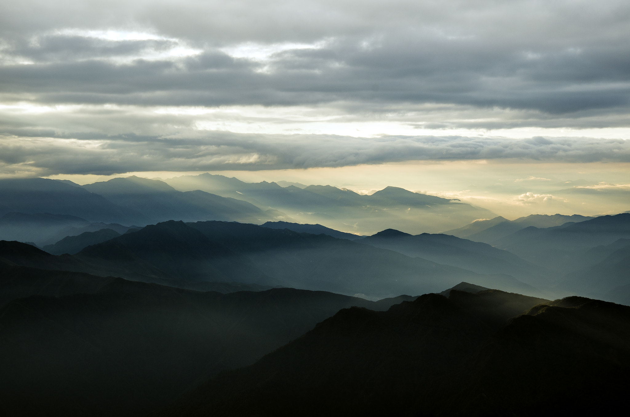 Pentax K-30 sample photo. Sunrise in  the cattle back mountain photography