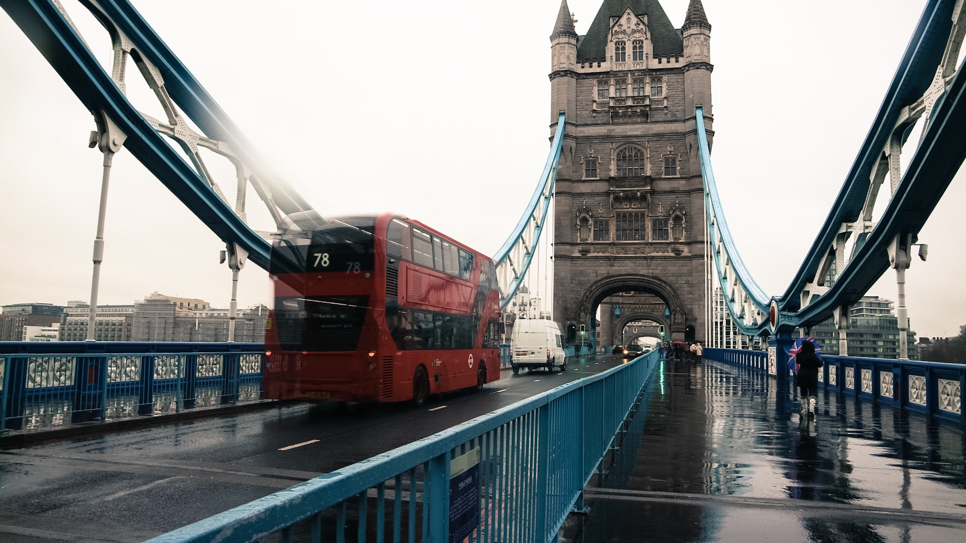 Canon EOS M3 + Canon EF-M 15-45mm F3.5-6.3 IS STM sample photo. Tower bridge photography
