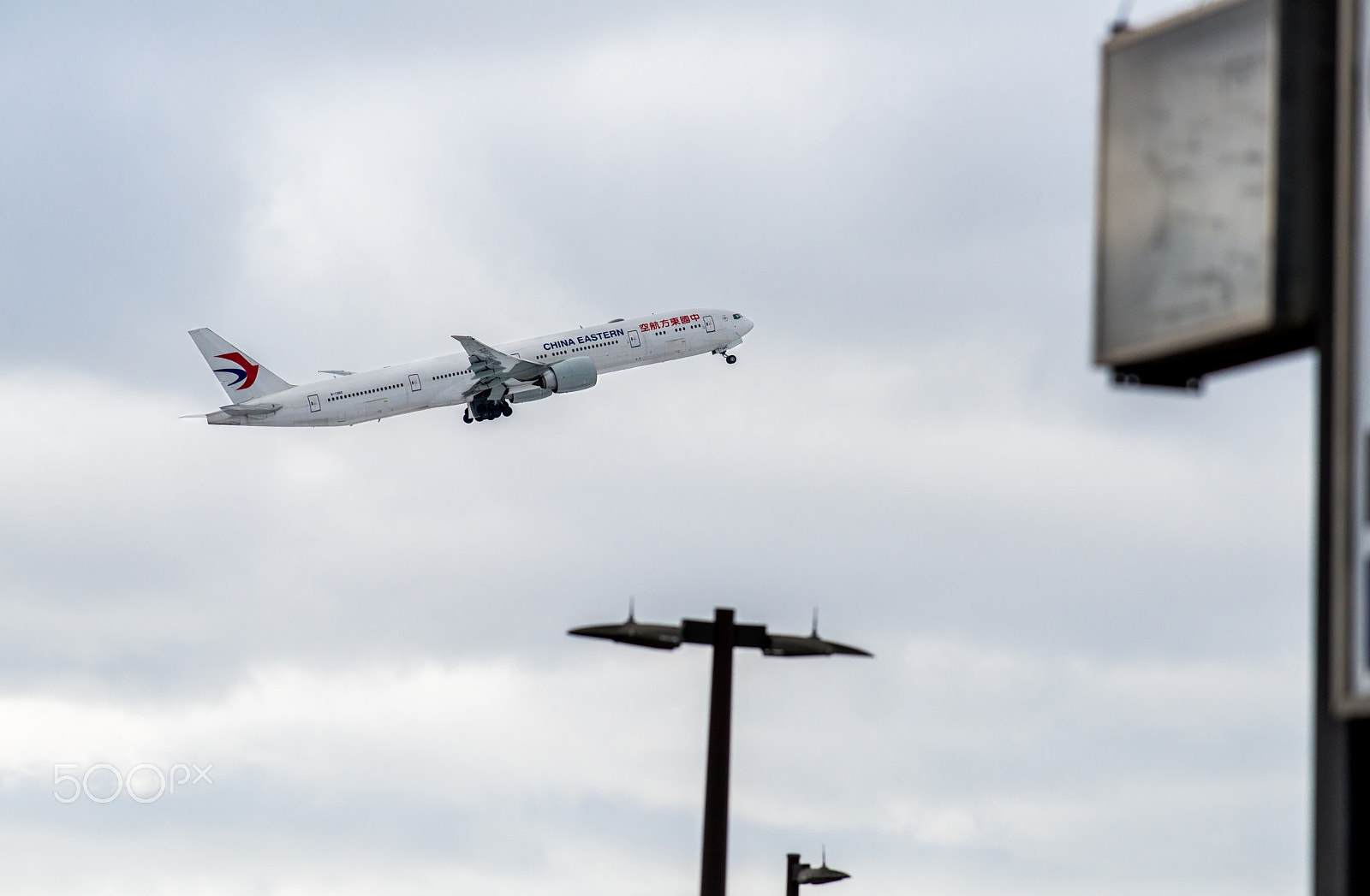 Nikon AF-S Nikkor 70-200mm F4G ED VR sample photo. China eastern airlines photography