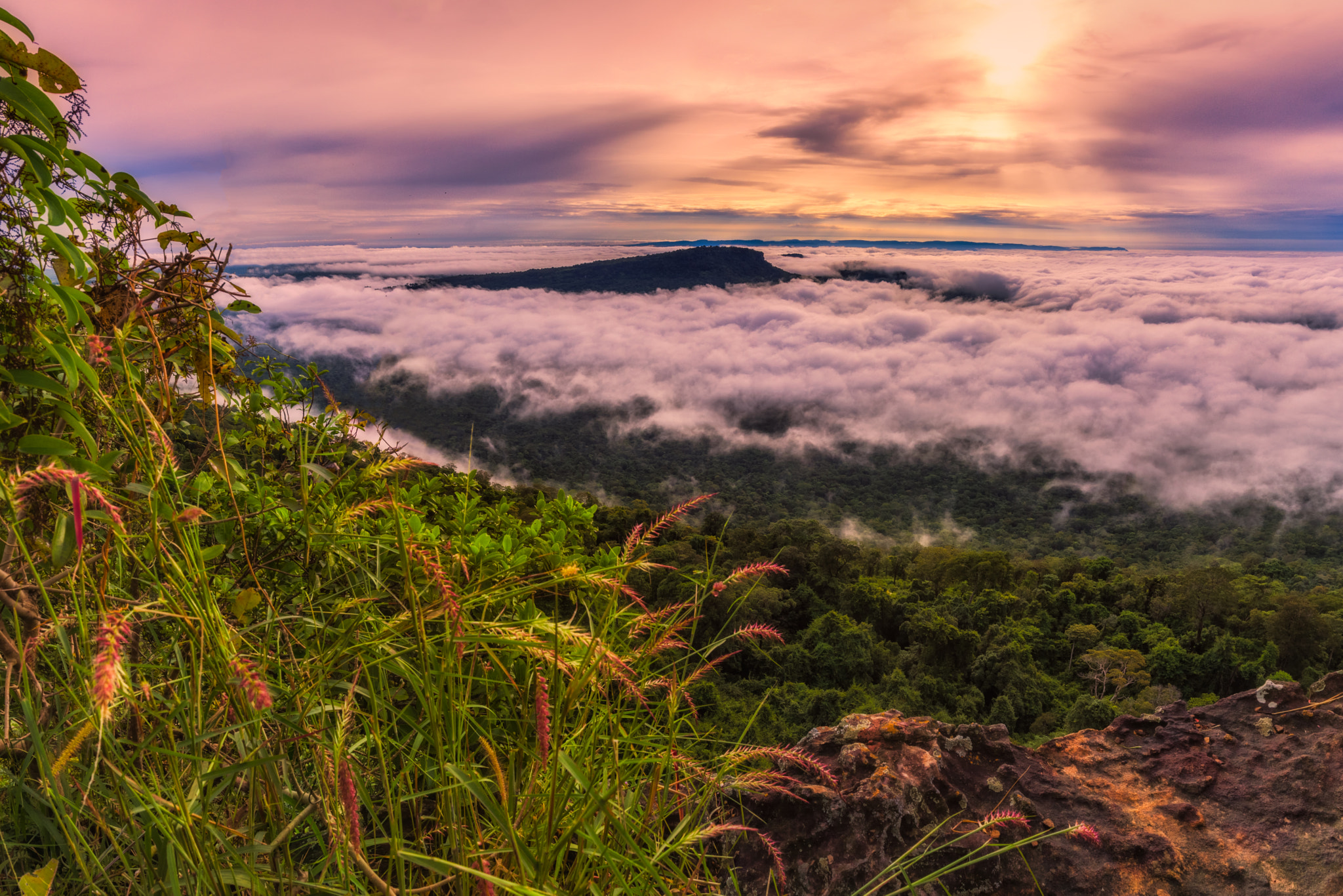 Canon EF 16-35mm F2.8L II USM sample photo. Mountain and sea of mist photography