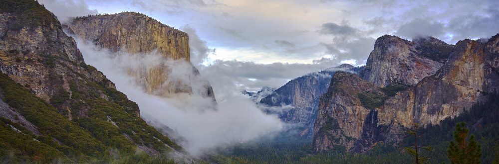 Sony a7R + Sony Sonnar T* FE 35mm F2.8 ZA sample photo. Foggy valley photography