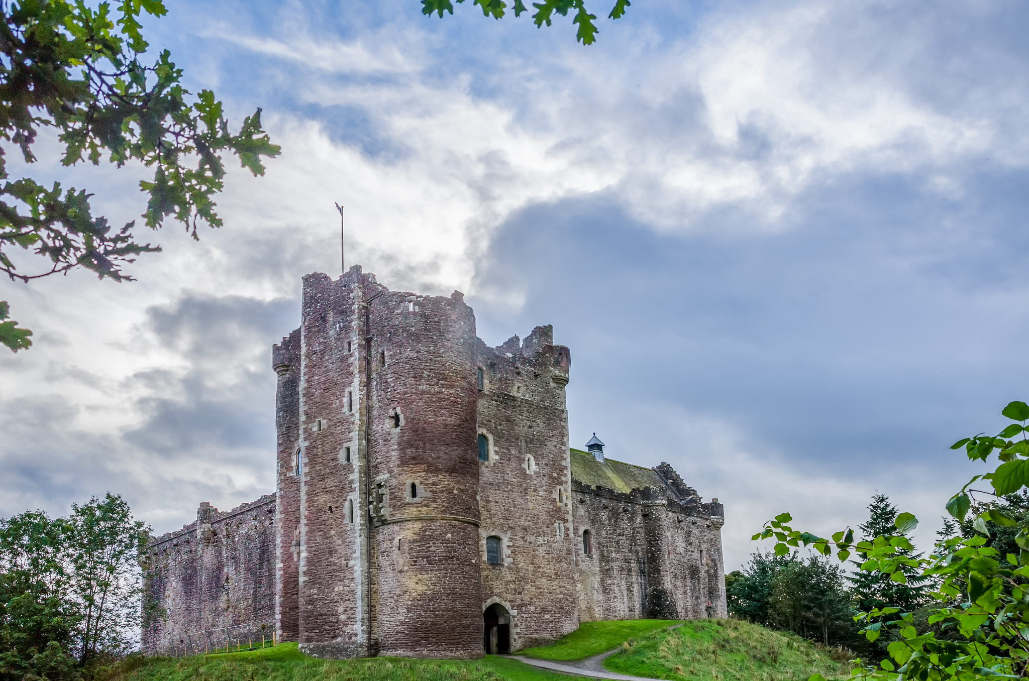 Sigma 18-250mm F3.5-6.3 DC Macro OS HSM sample photo. Doune castle, scotland photography