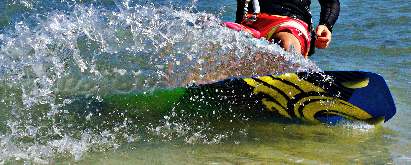 Sony E 18-55mm F3.5-5.6 OSS sample photo. Kite boarding crop photography
