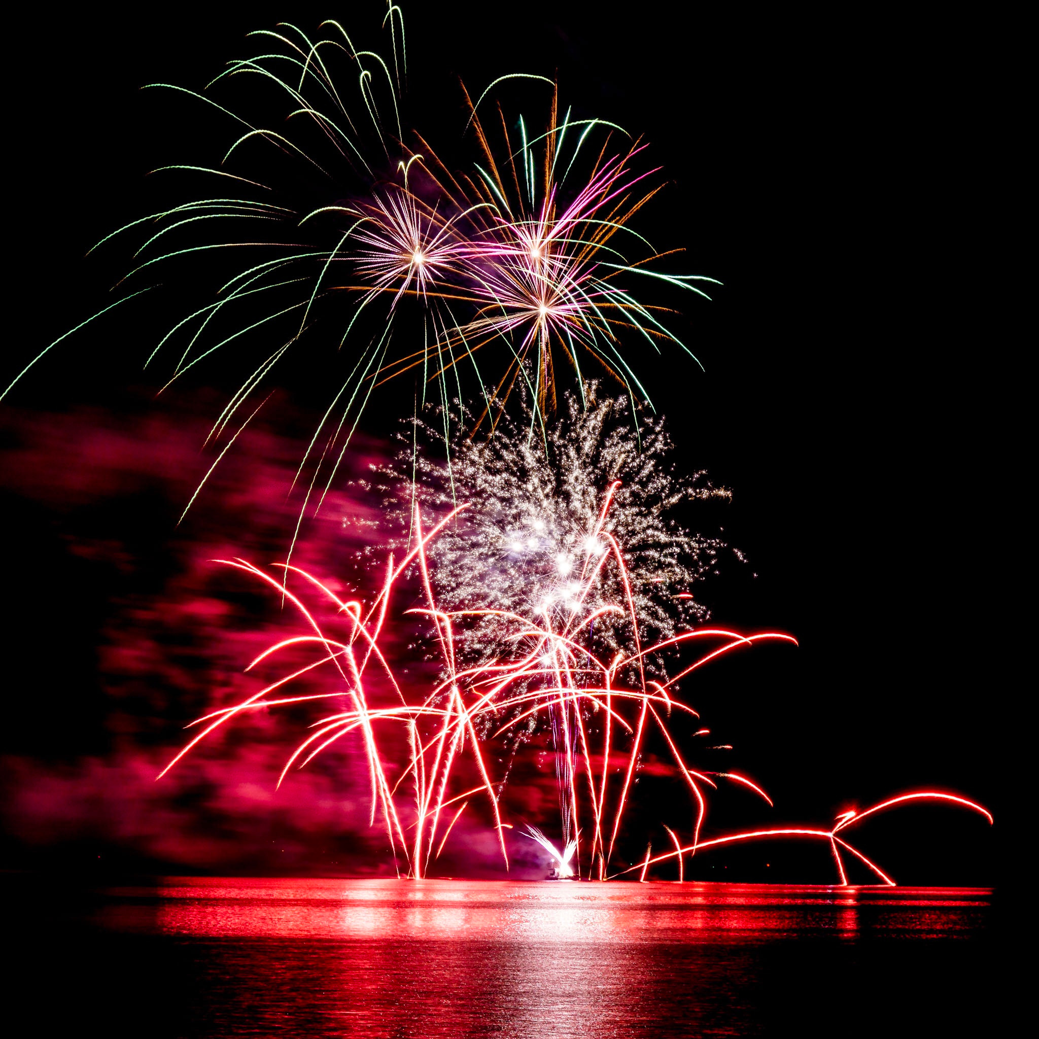 Sony E 18-200mm F3.5-6.3 OSS sample photo. A few seconds of fireworks photography