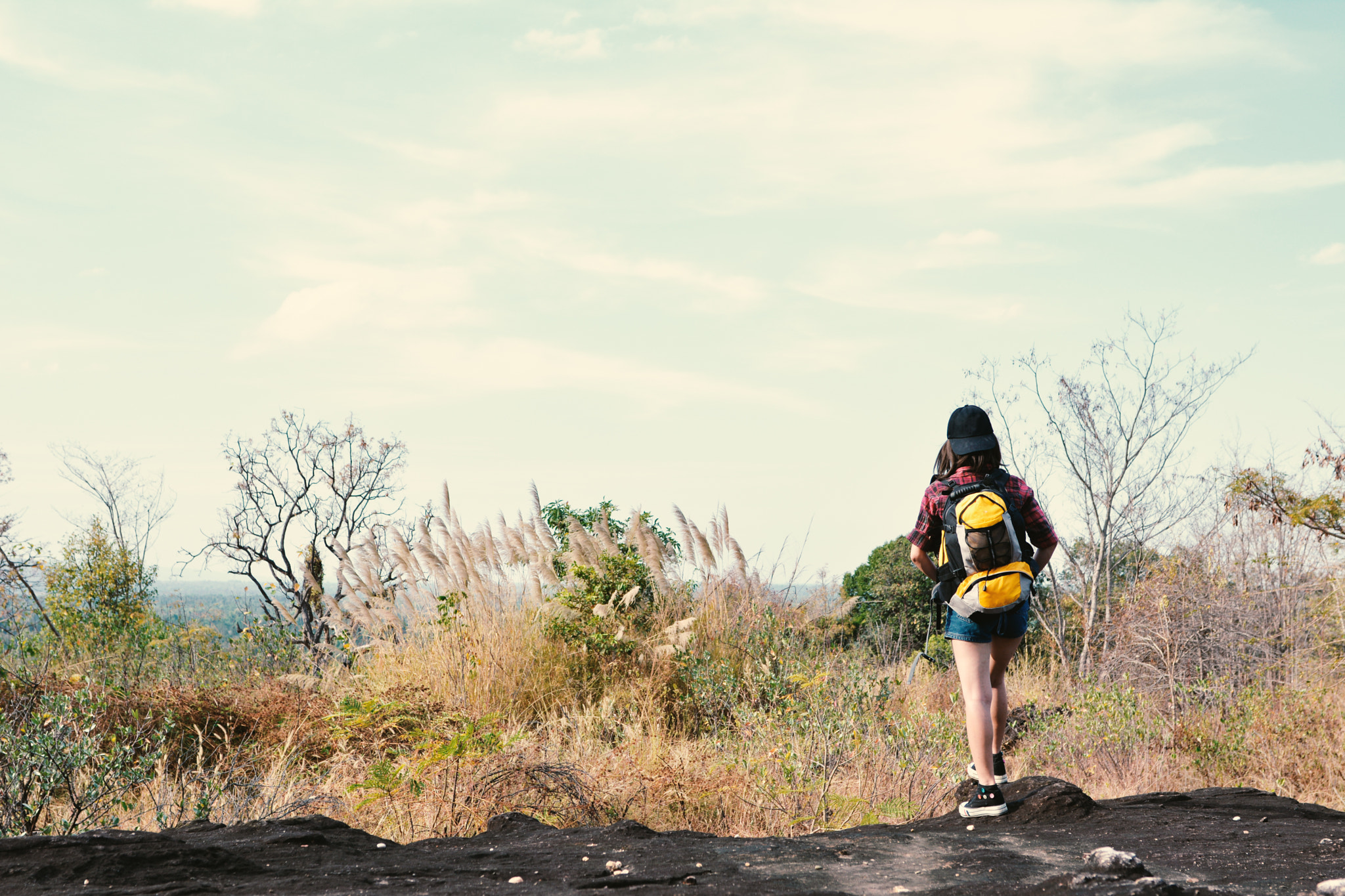 Nikon D5200 + Nikon AF-S Nikkor 24-70mm F2.8G ED sample photo. Happy asian hipster women backpack in nature background, relax time photography