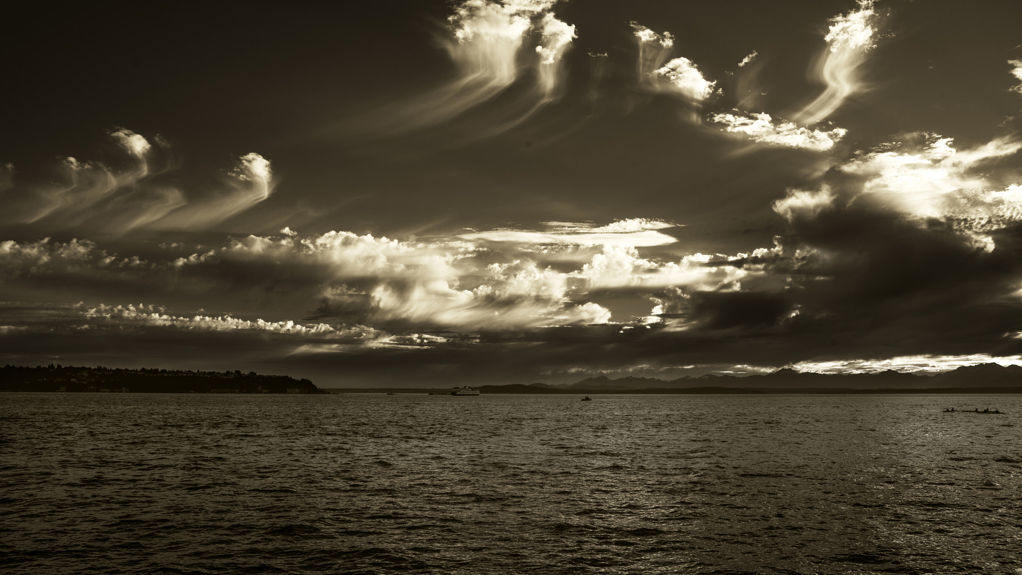 Nikon AF Nikkor 28mm F2.8D sample photo. Clouds of seattle photography