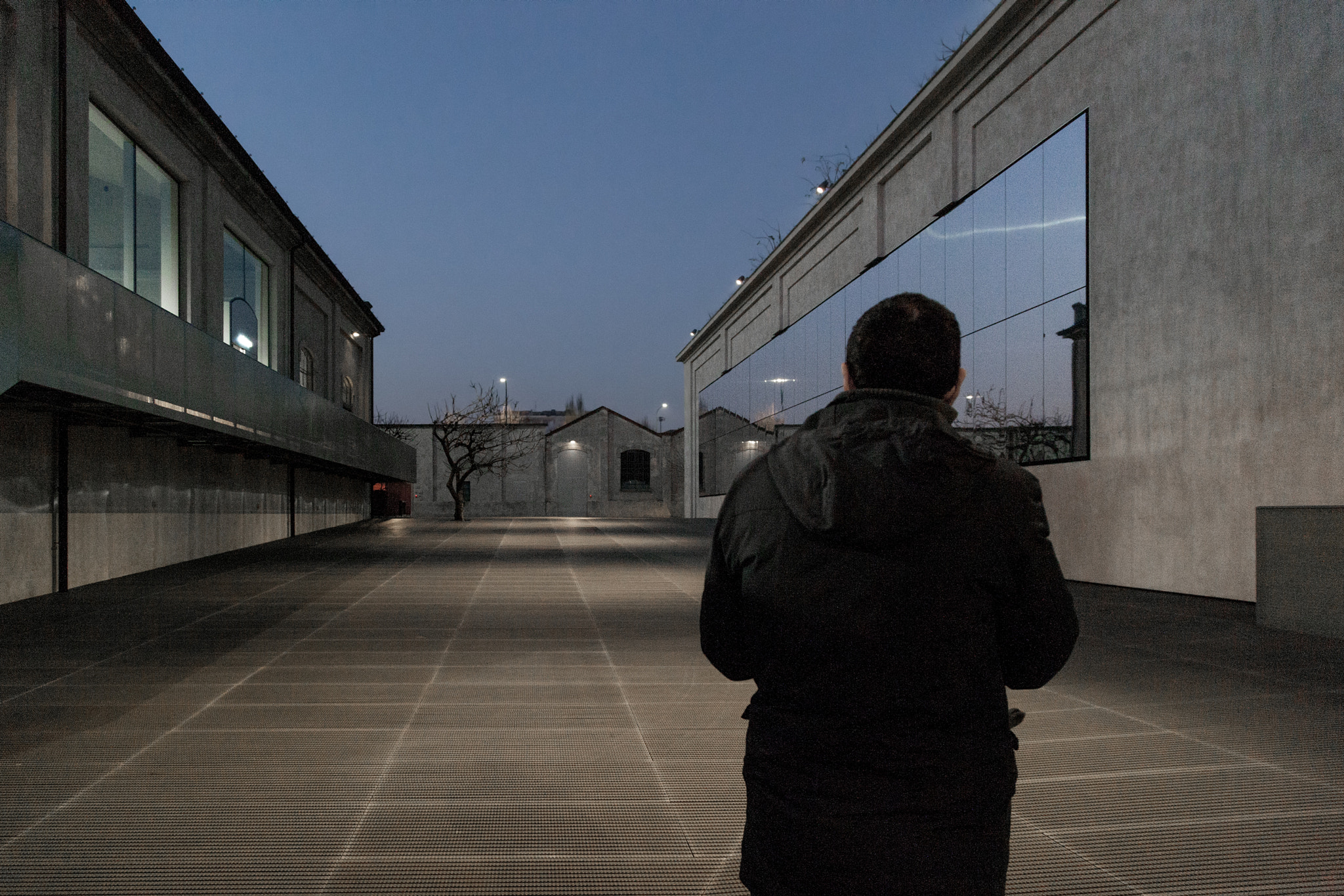 Canon EOS-1Ds Mark II sample photo. Fondazione prada 1 photography