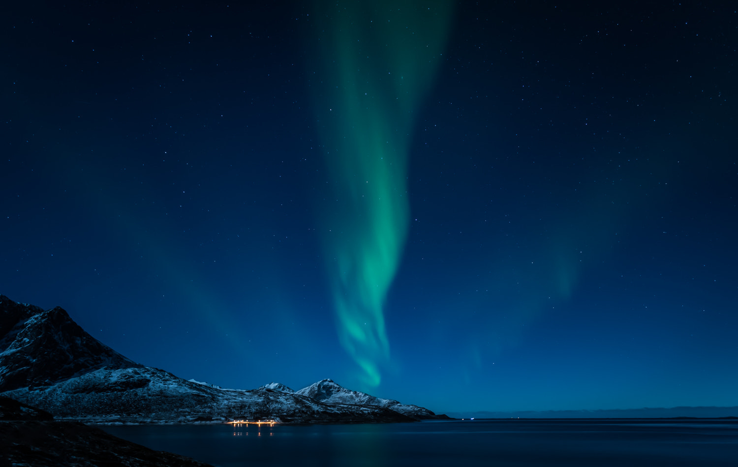 Nikon D810 + Nikon AF-S Nikkor 20mm F1.8G ED sample photo. Aurora in northern norway photography