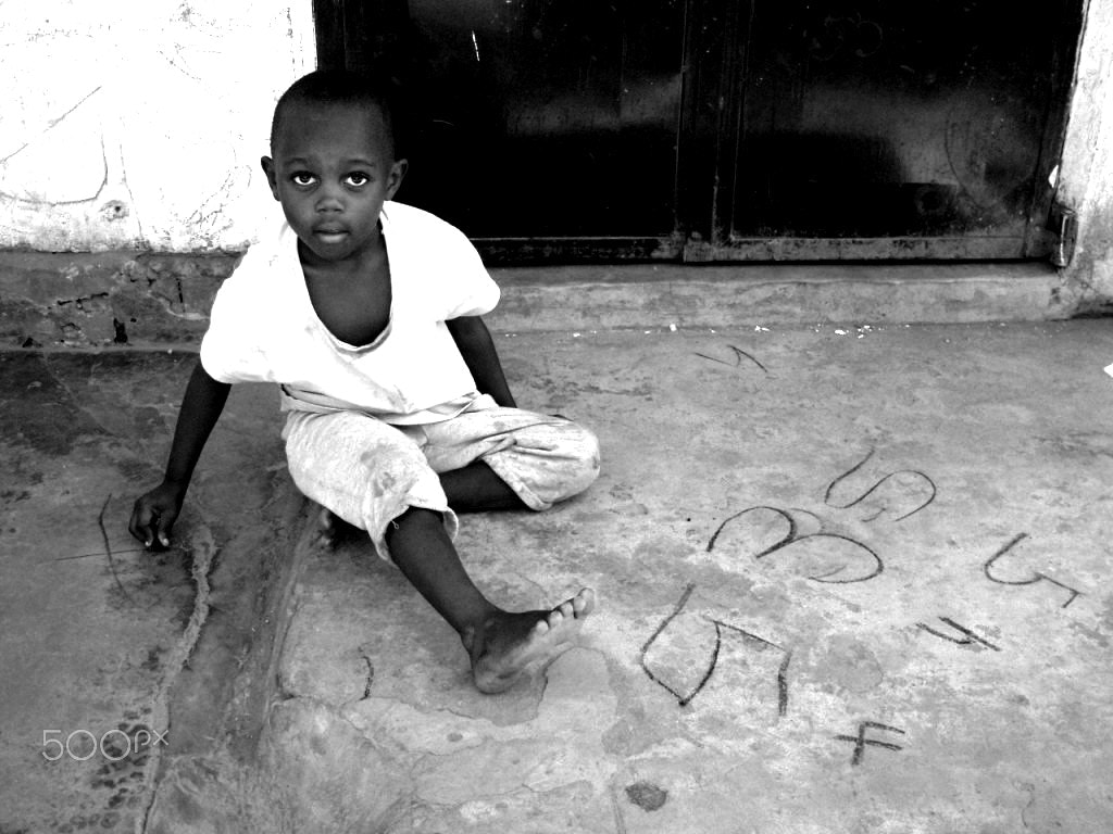 Olympus u-miniS,StylusVS sample photo. Uganda slum kids photography