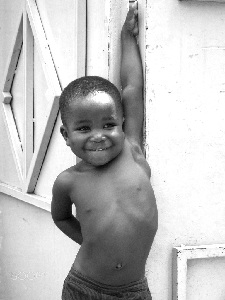 Olympus u-miniS,StylusVS sample photo. Uganda slum kids photography