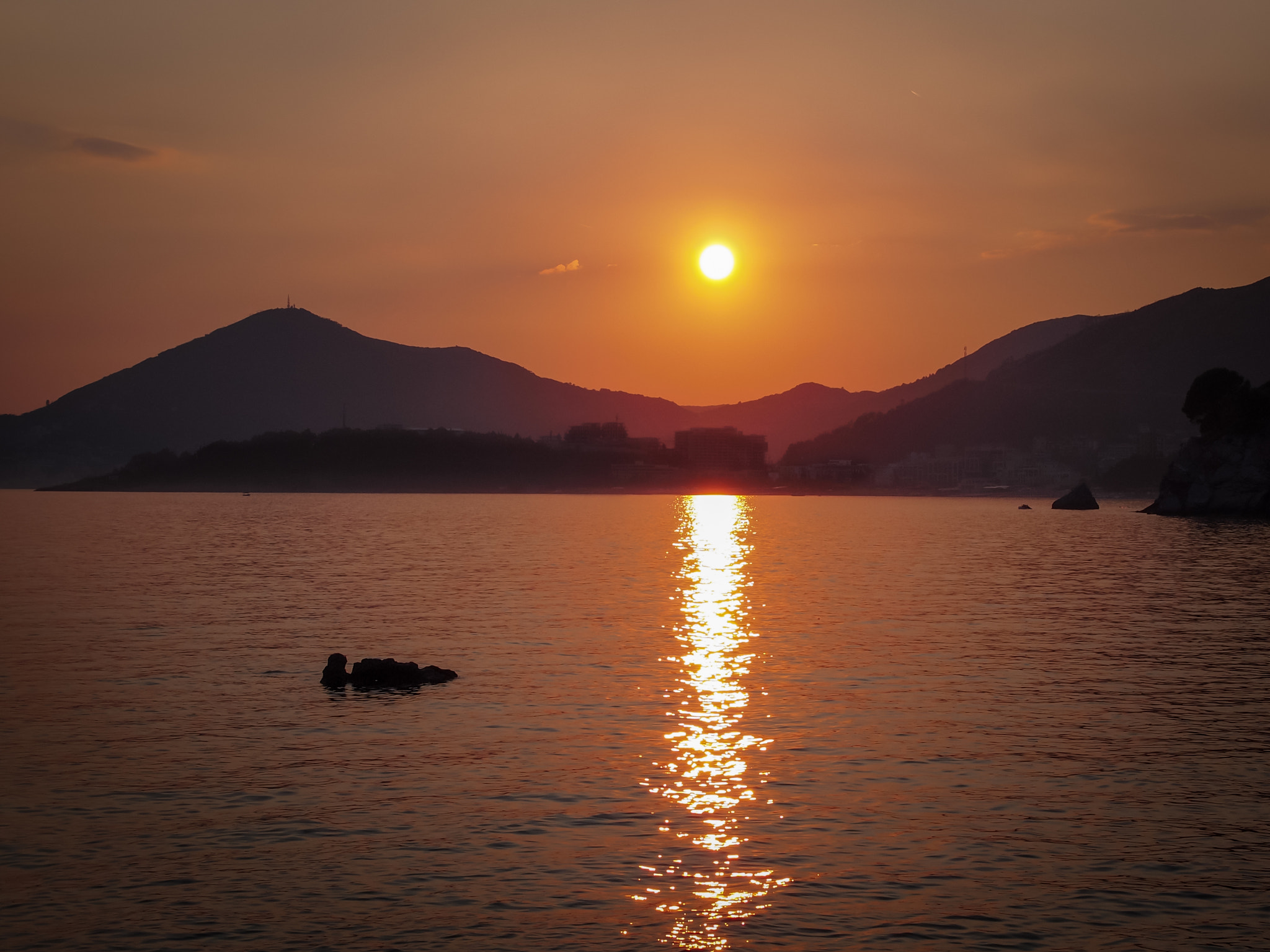 Olympus PEN E-PL1 sample photo. Sunset over the mountains photography