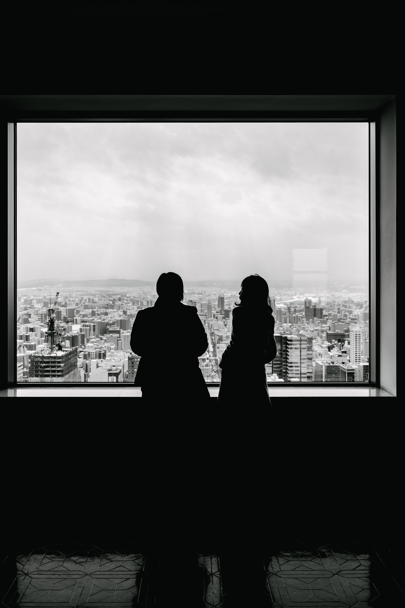 35mm F2.0 sample photo. Windows photography
