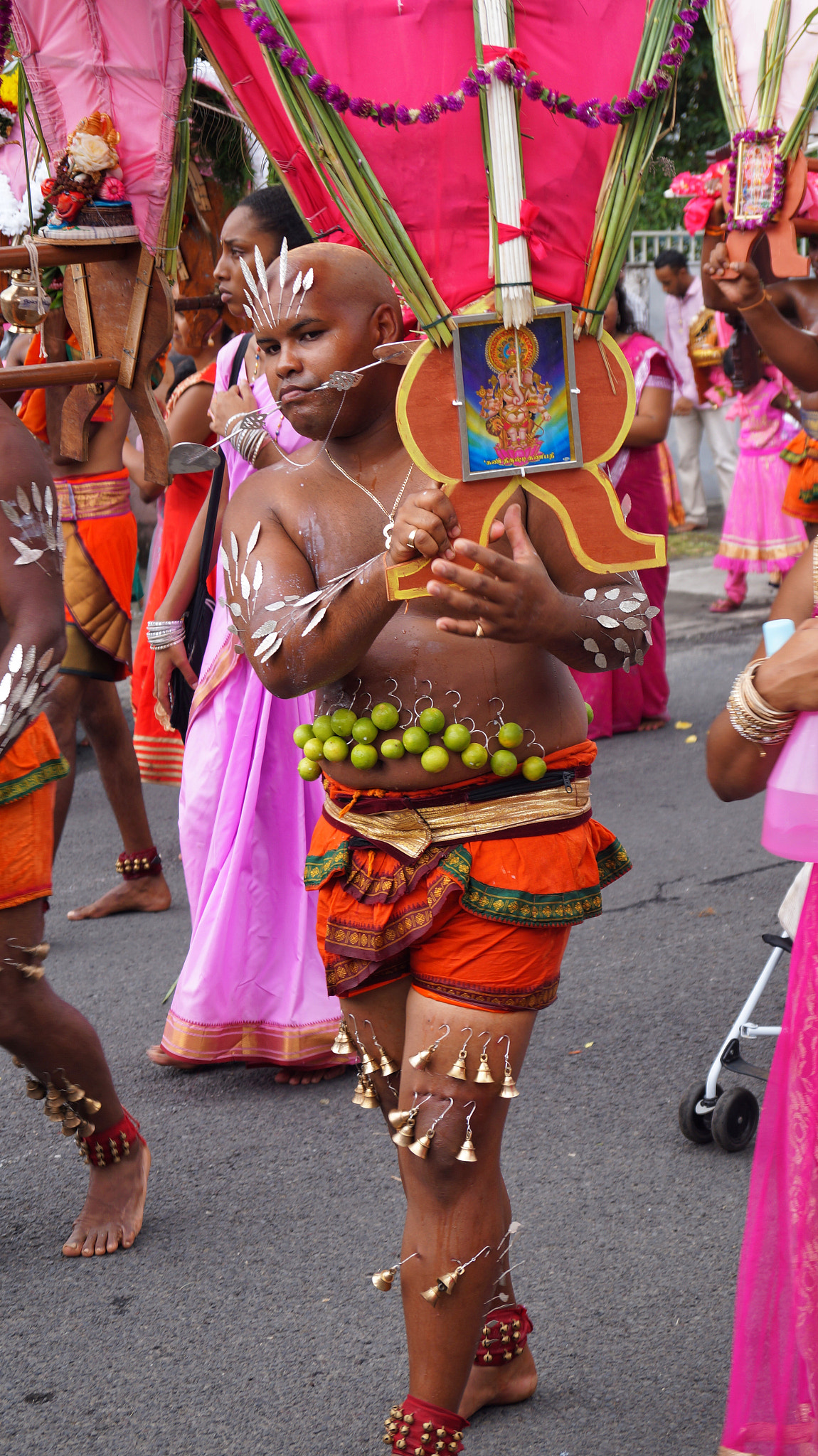 Sony DT 18-55mm F3.5-5.6 SAM II sample photo. Religious parade photography