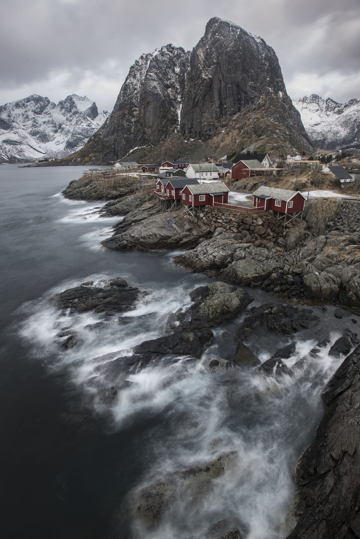 Nikon D810 + Nikon AF-S Nikkor 17-35mm F2.8D ED-IF sample photo. Lofoten photography