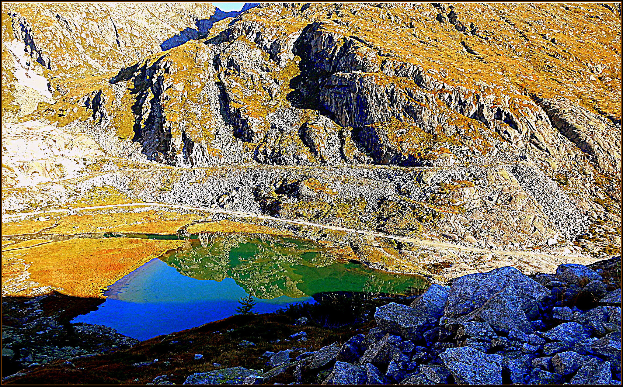 Nikon Coolpix S9700 sample photo. Laghetto di carisolo nel trentino in autunno. photography