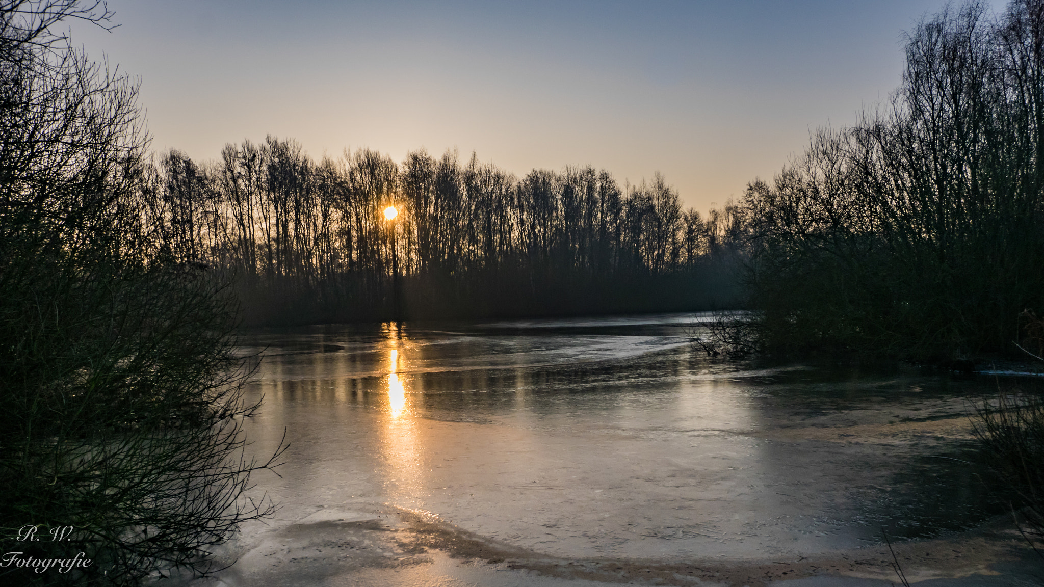 Panasonic Lumix DMC-GM1 + Panasonic Lumix G Vario 7-14mm F4 ASPH sample photo. Sonnenaufgang photography