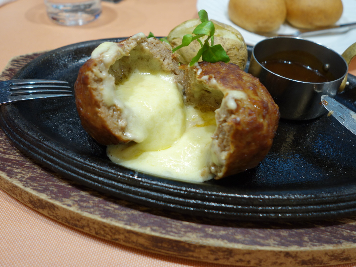 Sony Cyber-shot DSC-QX100 sample photo. 不二家 photography