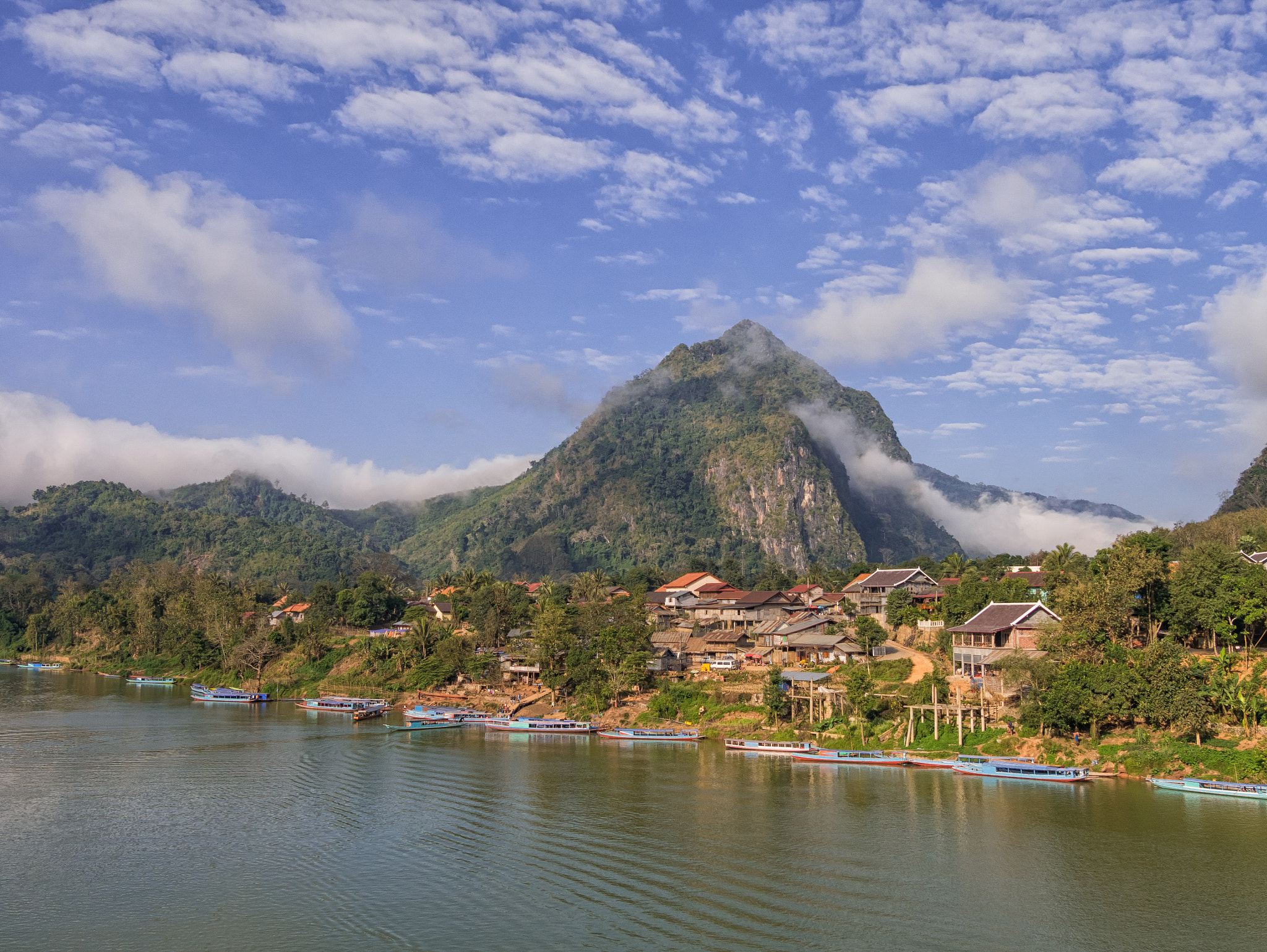 Panasonic Lumix DMC-G7 sample photo. Morning in laos photography