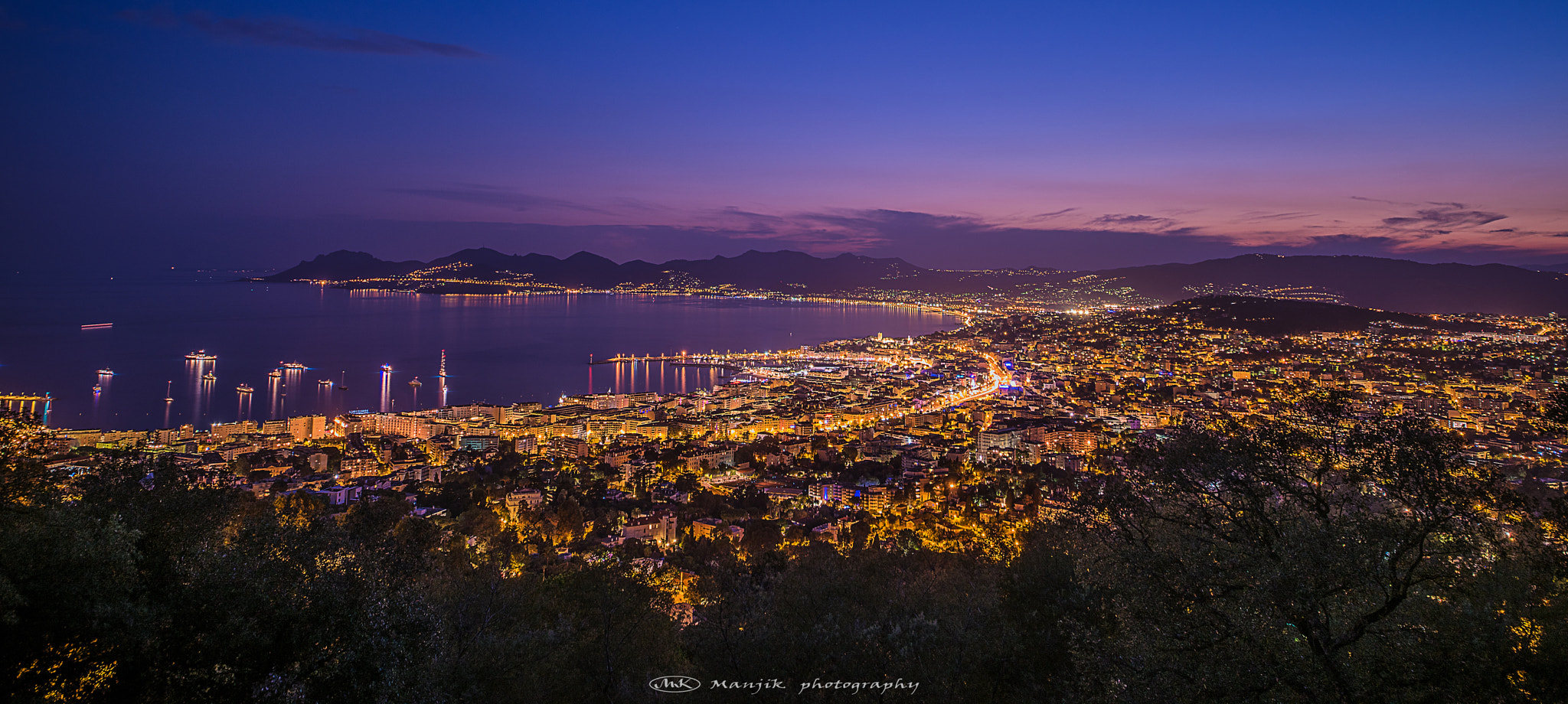 Sigma 12-24mm F4.5-5.6 II DG HSM sample photo. Sparkling night photography