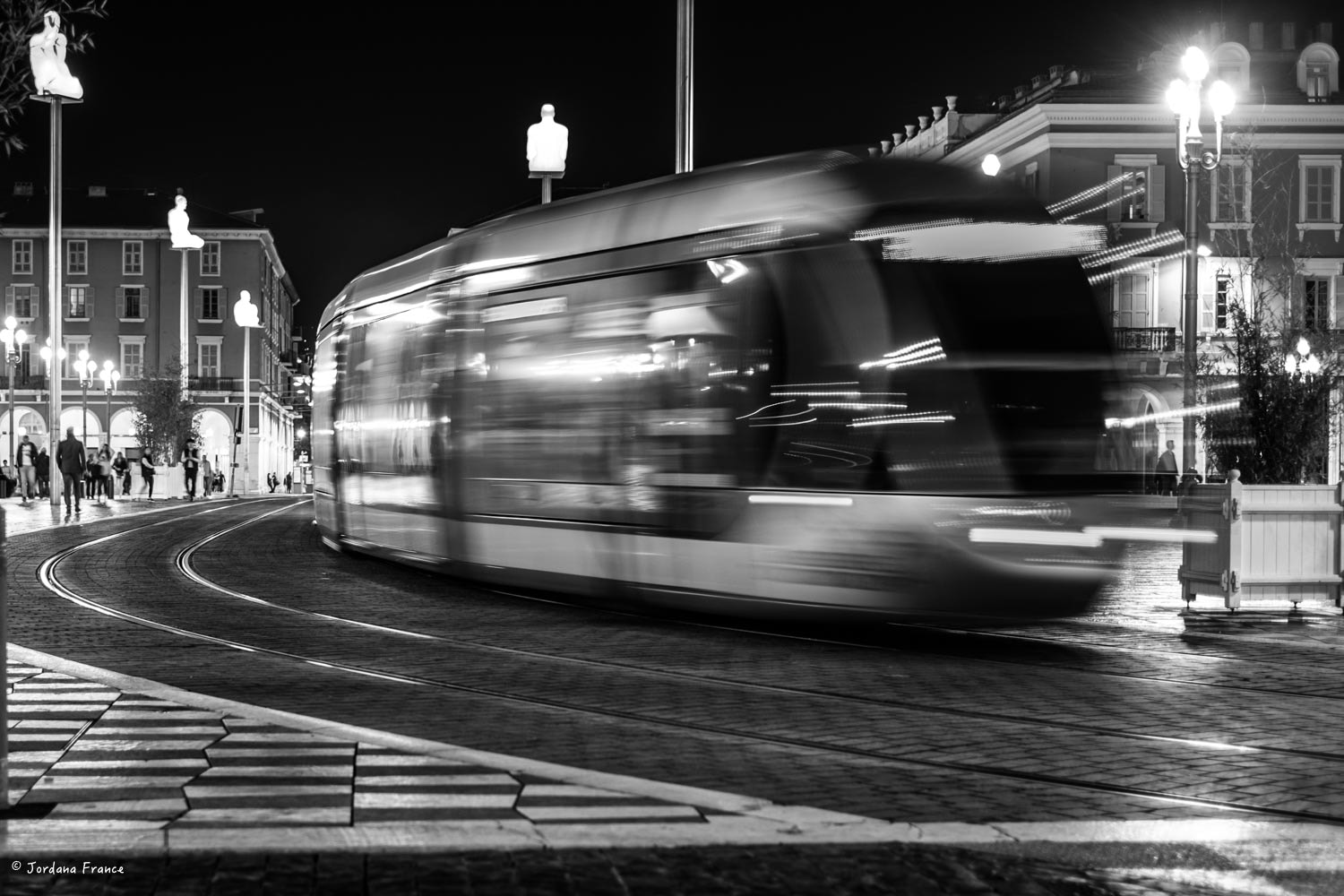 Fujifilm X-E1 + Fujifilm XF 35mm F1.4 R sample photo. Tram photography