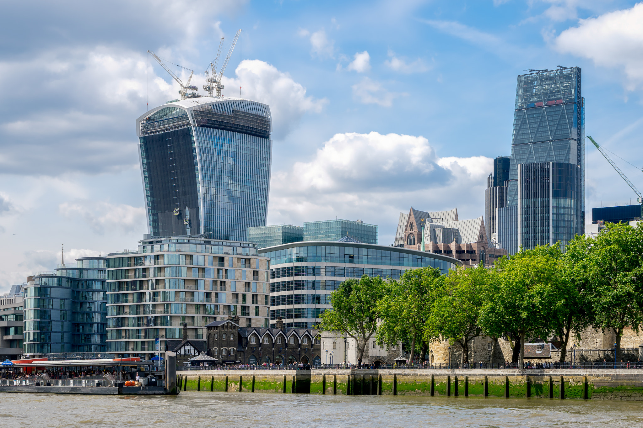 Sony a7 + Sony Vario Tessar T* FE 24-70mm F4 ZA OSS sample photo. View of modern architecture in the city of london photography