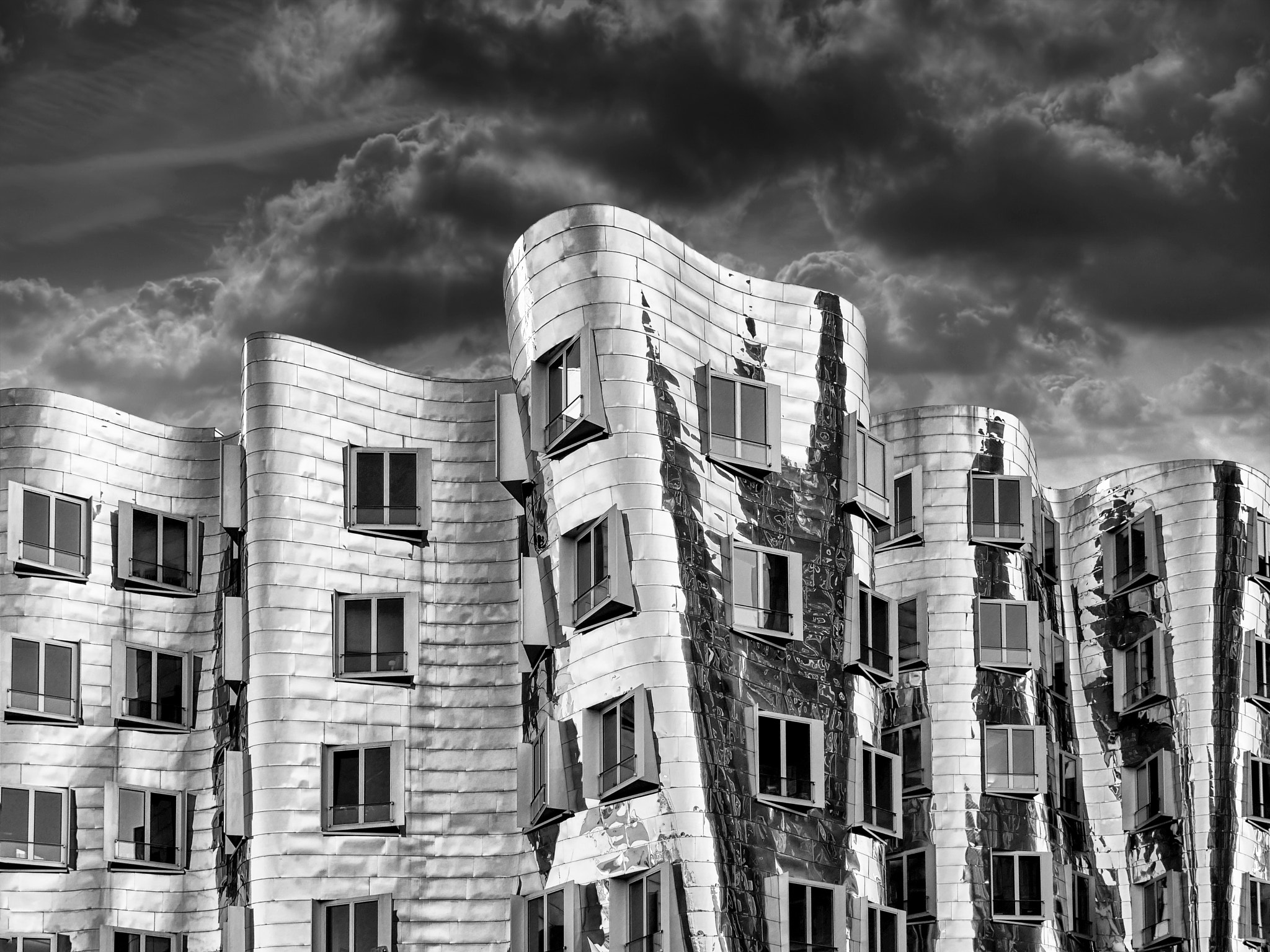 LUMIX G VARIO 12-60/F3.5-5.6 sample photo. Düsseldorf gehry bauten photography