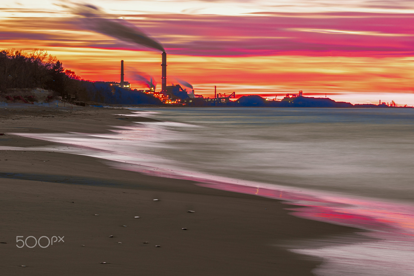 Canon EOS 5DS R sample photo. Magenta sky and smoke photography