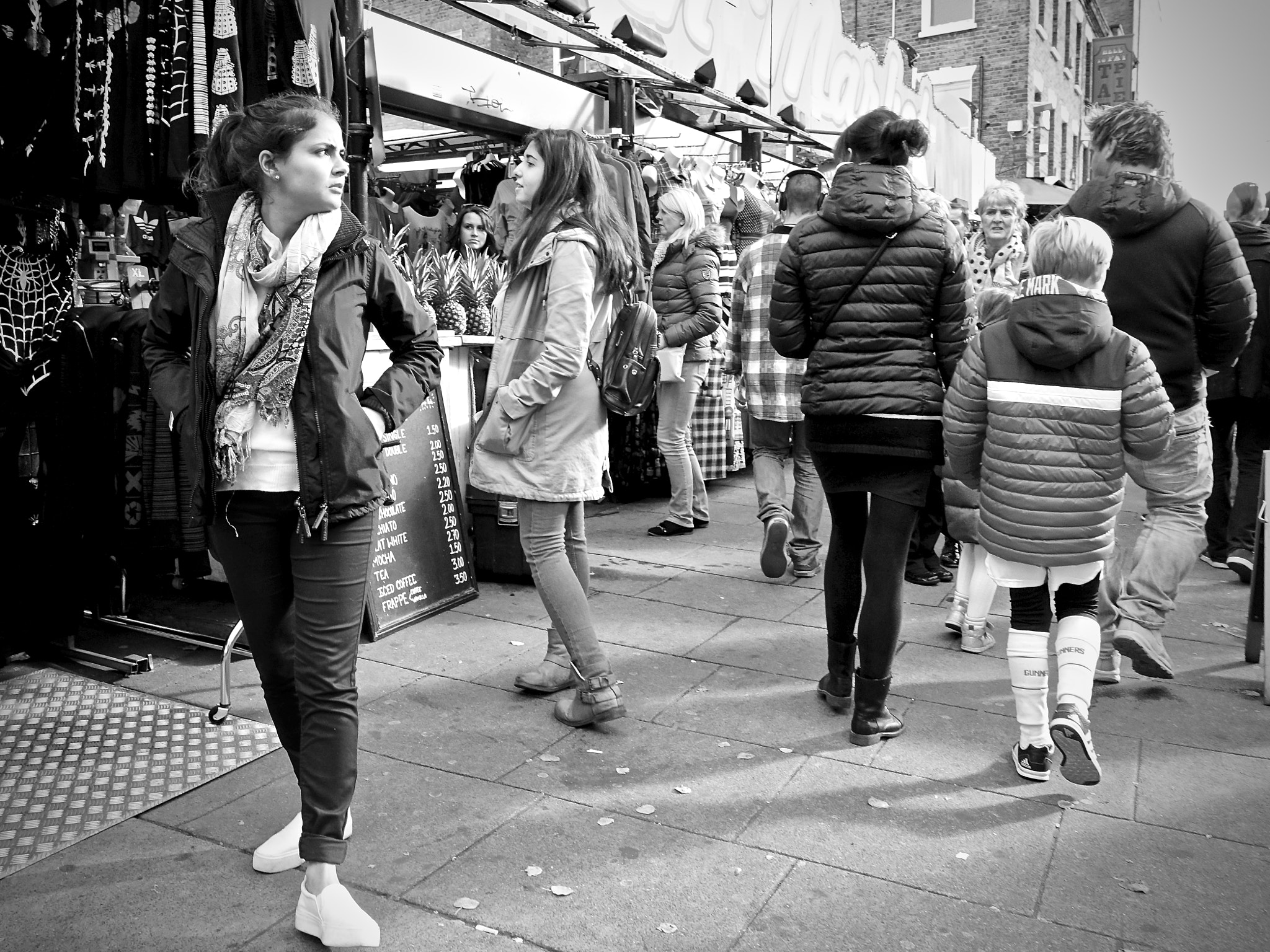 Sony Cyber-shot DSC-RX100 IV + Sony 24-70mm F1.8-2.8 sample photo. Camden town, london, uk. photography