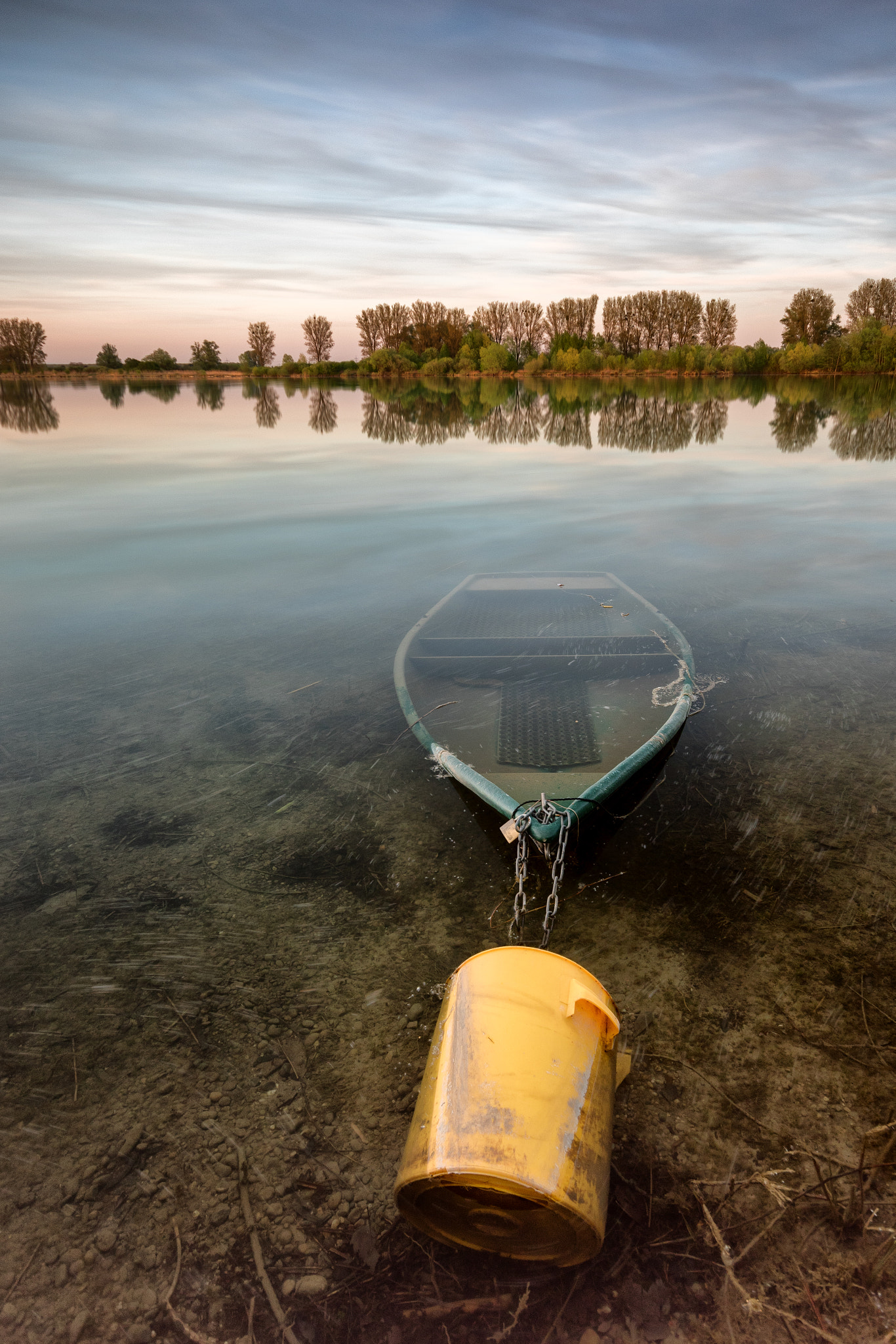 Sigma 10-20mm F4-5.6 EX DC HSM sample photo. The sunken boat photography
