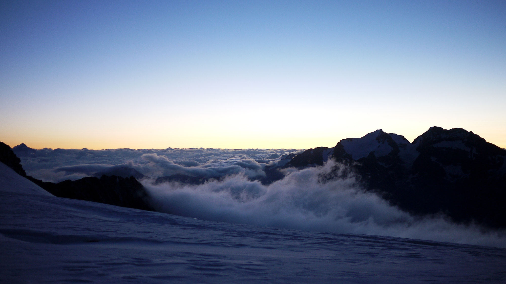 Panasonic Lumix DMC-G2 sample photo. Dawn above the clouds photography