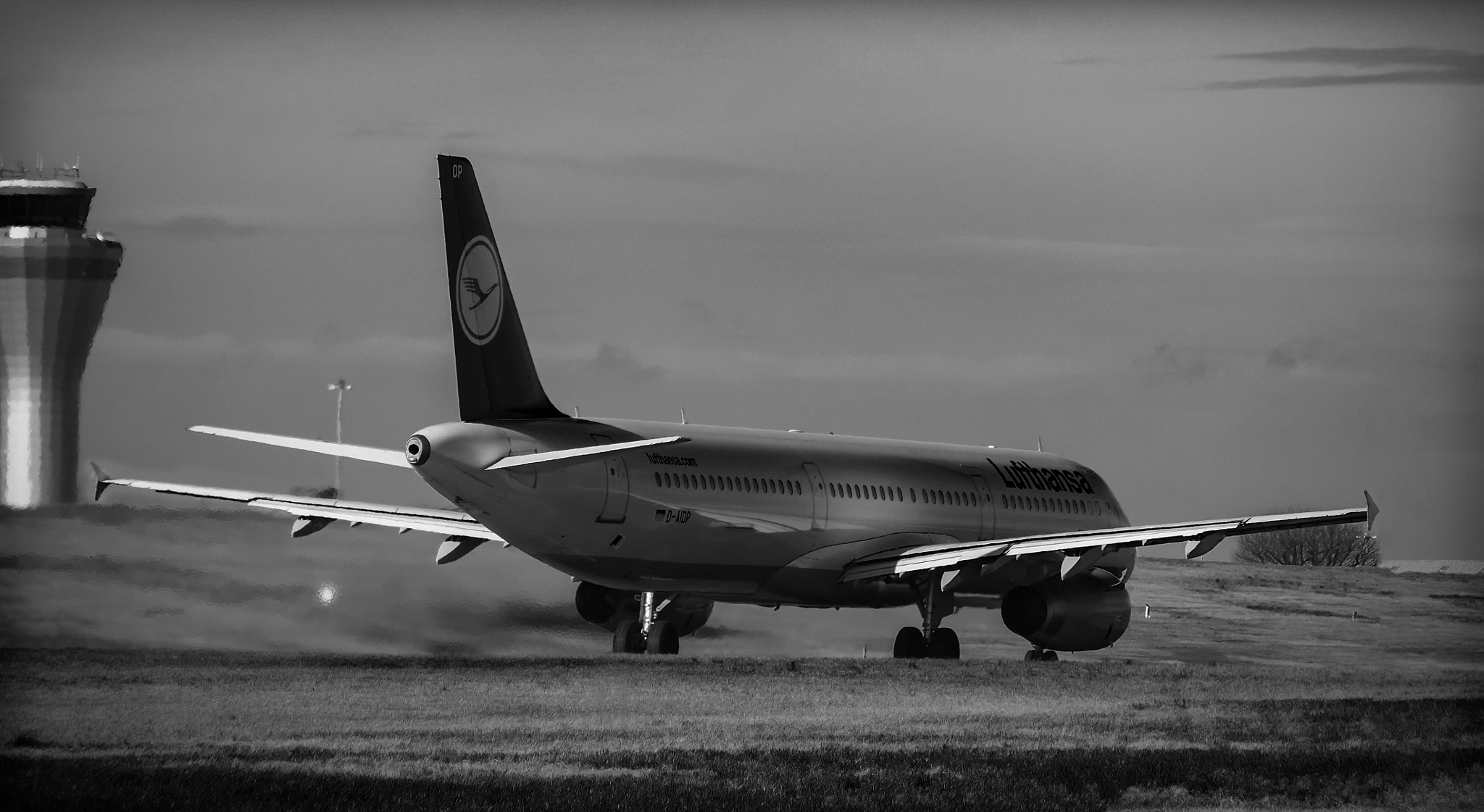 Olympus PEN-F + Panasonic Lumix G Vario 45-200mm F4-5.6 OIS sample photo. Lufthansa airbus ready for take-off photography