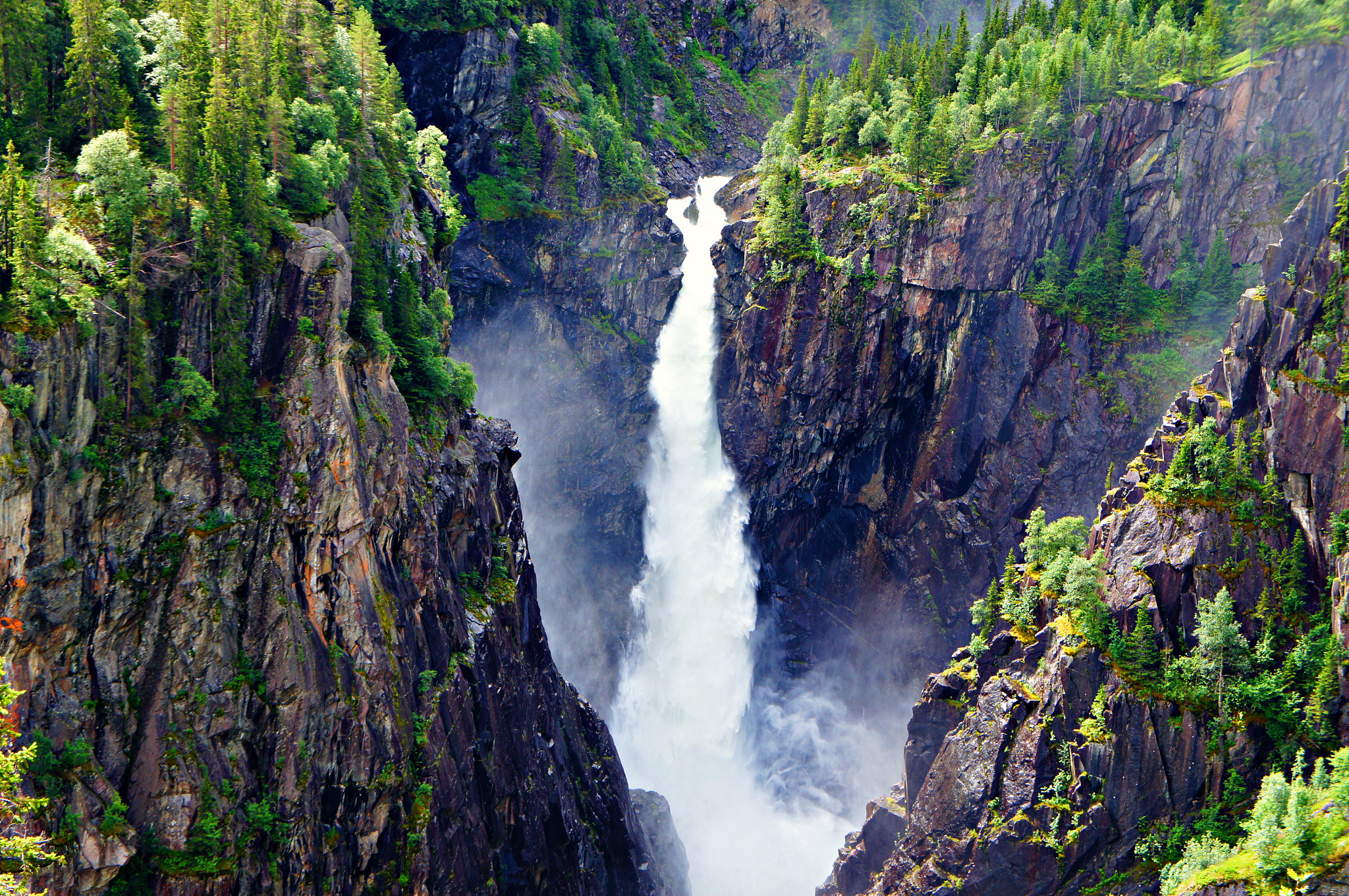 Sony Alpha NEX-C3 sample photo. The rjukan falls, norway photography