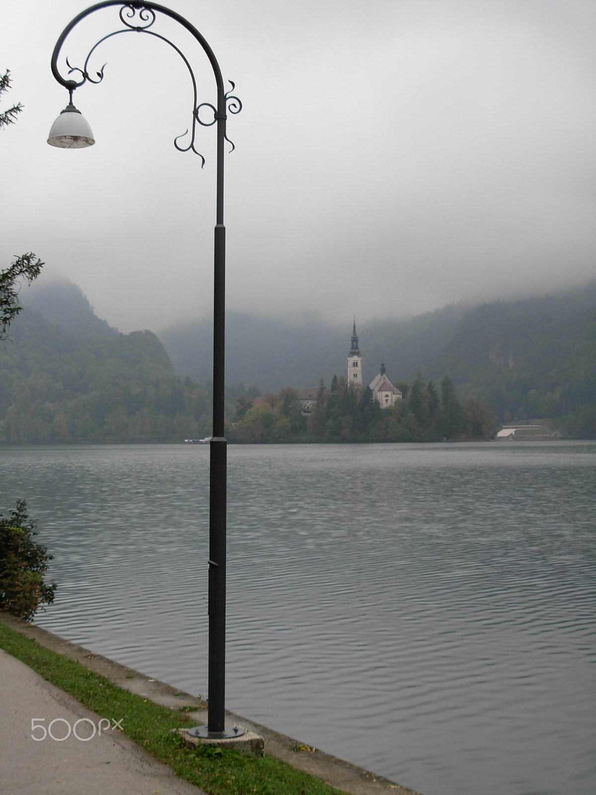 Nikon COOLPIX L5 sample photo. Bled lake photography