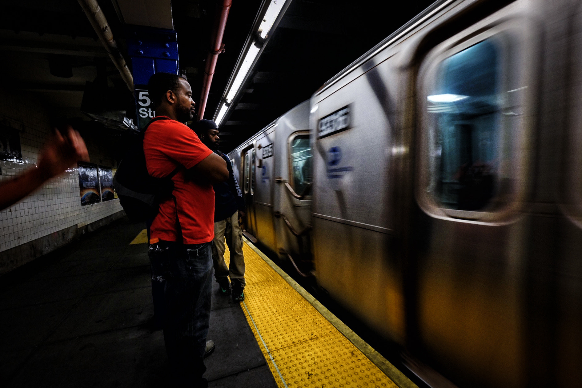 Fujifilm X-E2 + Fujifilm XF 10-24mm F4 R OIS sample photo. Ny subway photography