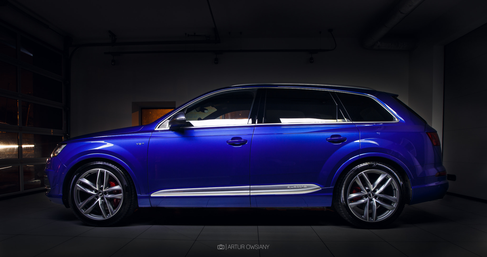 Canon EOS 6D + Sigma 17-35mm f/2.8-4 EX DG Aspherical HSM sample photo. Audi sq7 photography