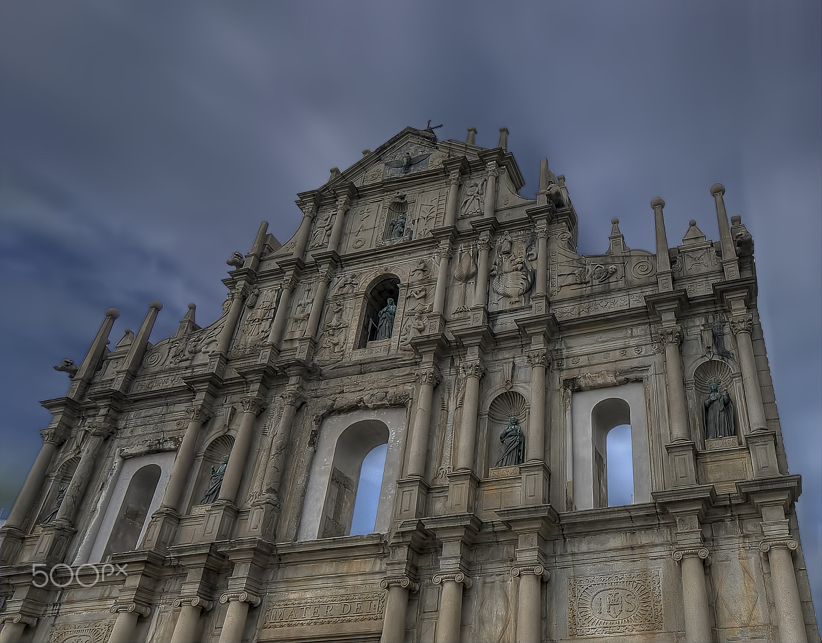 Sony a7R II + Sony E 10-18mm F4 OSS sample photo. Ruins of st. paul's photography