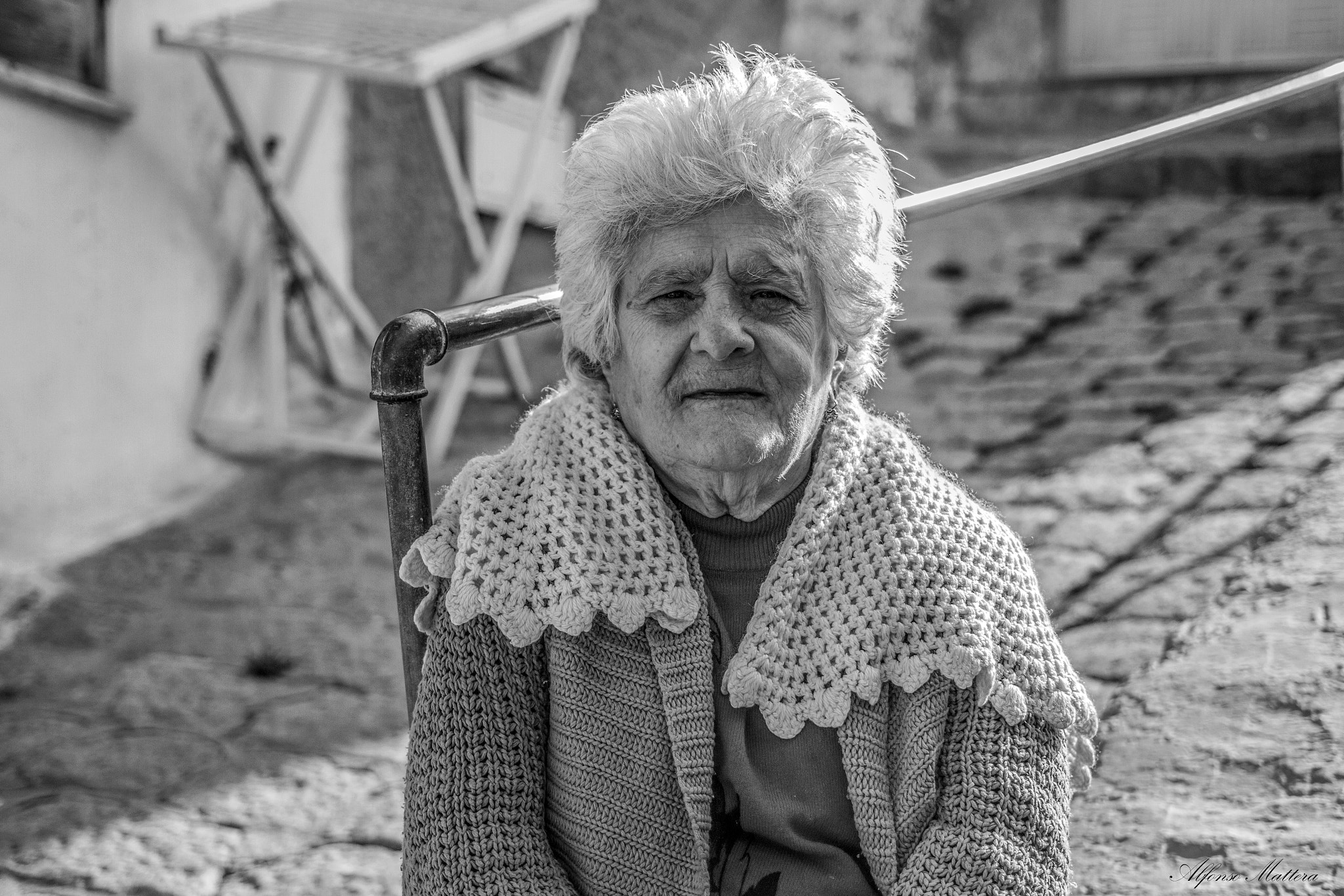Canon EF 40mm F2.8 STM sample photo. La signora con lo scialle giallo photography